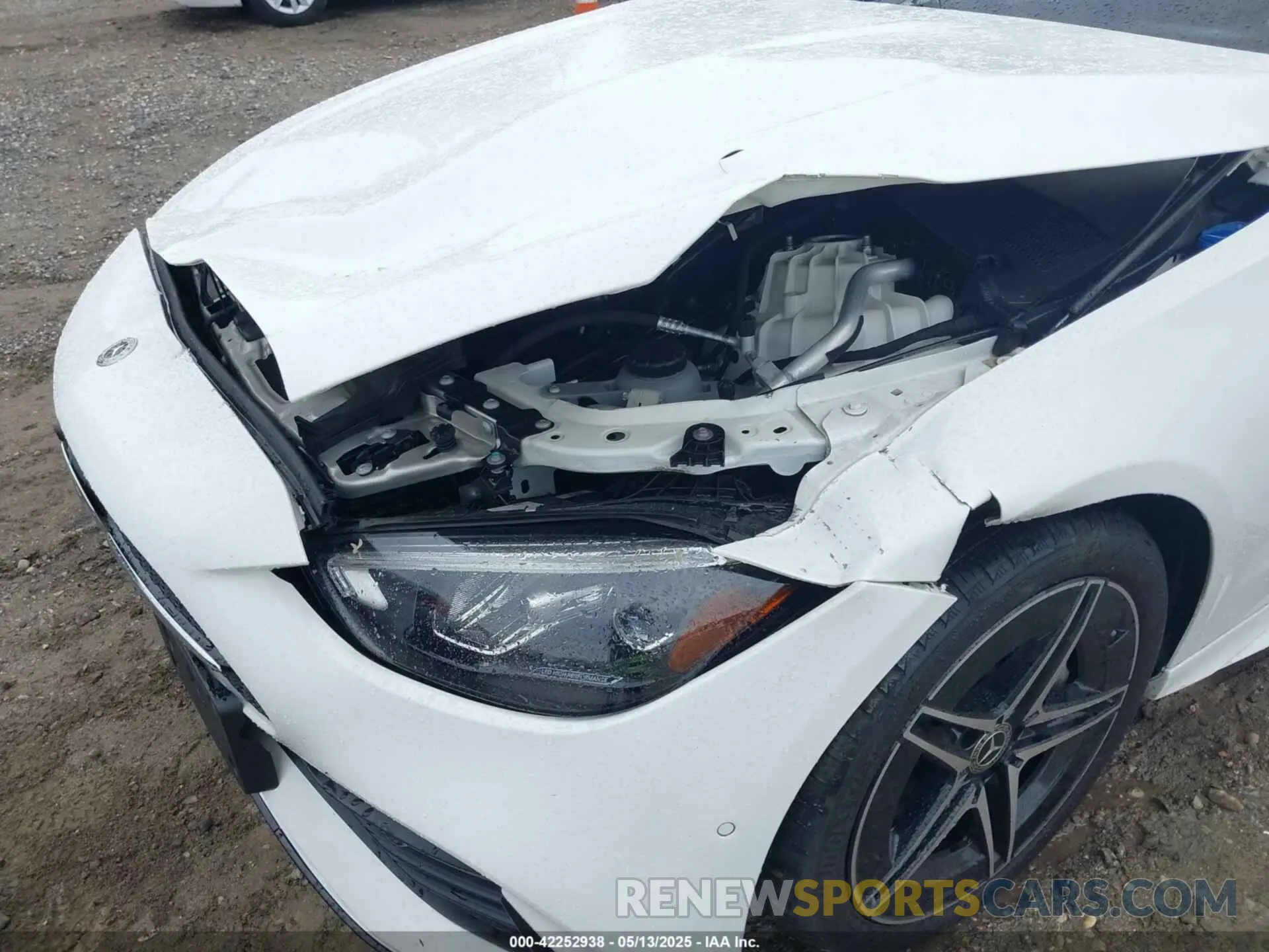12 Photograph of a damaged car W1KAF4HB6PR151260 MERCEDES-BENZ C 300 2023