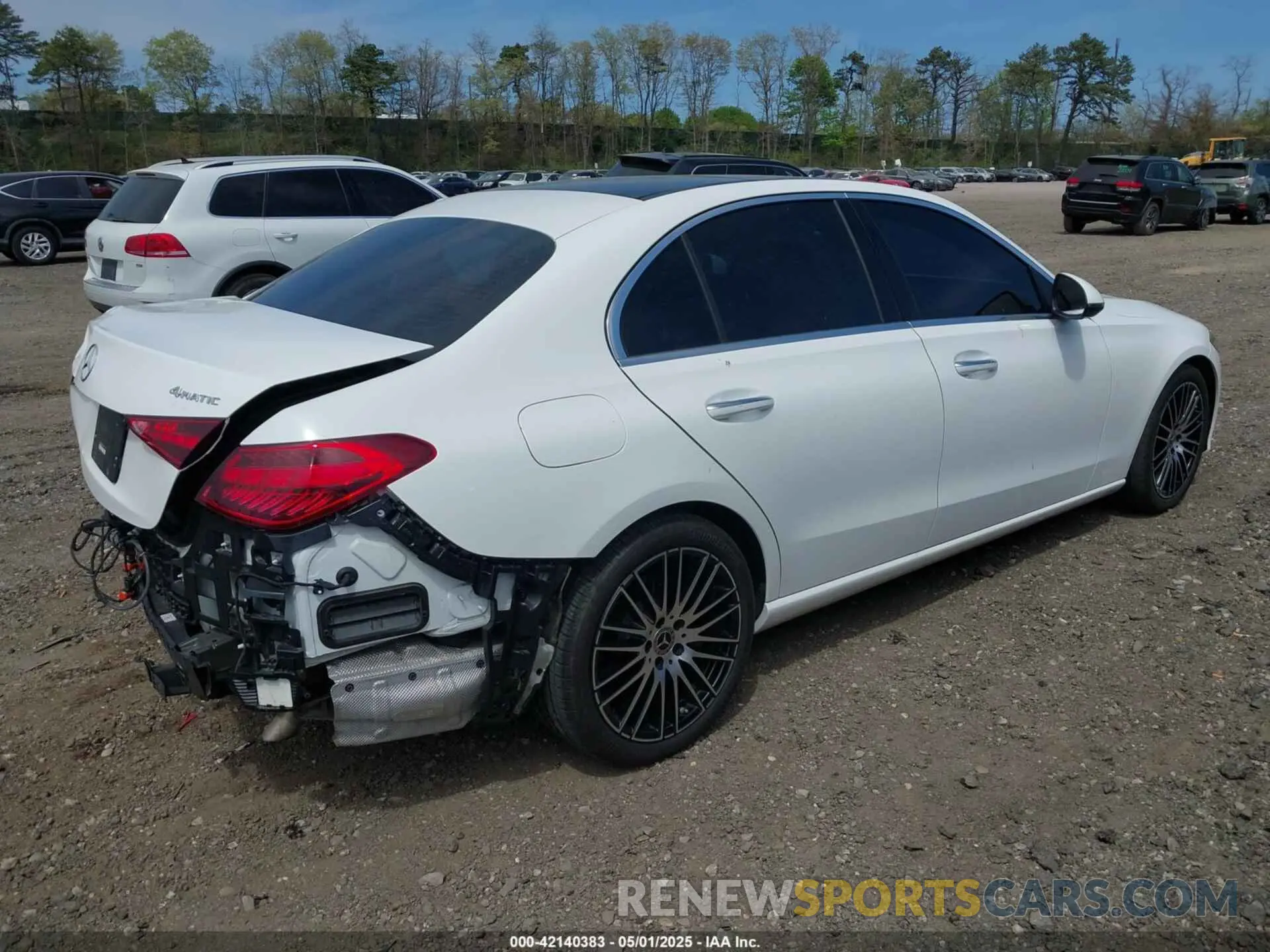4 Photograph of a damaged car W1KAF4HB7PR148772 MERCEDES-BENZ C 300 2023