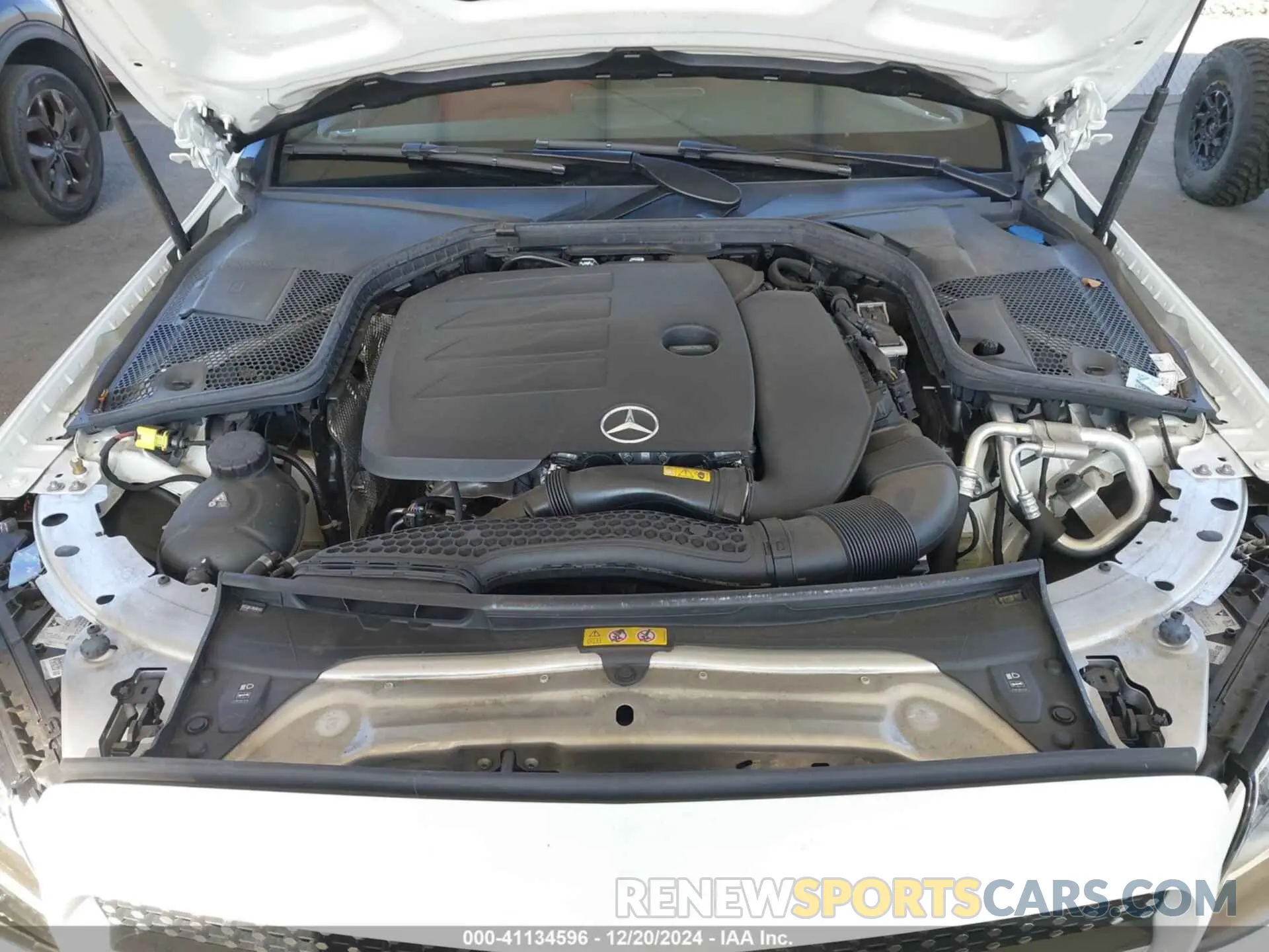 10 Photograph of a damaged car W1KWJ8DBXPG117545 MERCEDES-BENZ C 300 2023