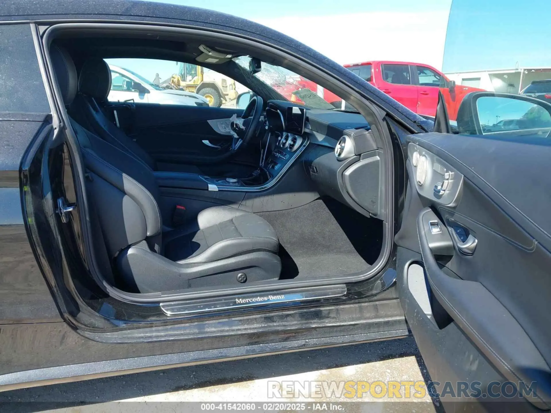 5 Photograph of a damaged car W1KWJ8EB0PG117360 MERCEDES-BENZ C 300 2023