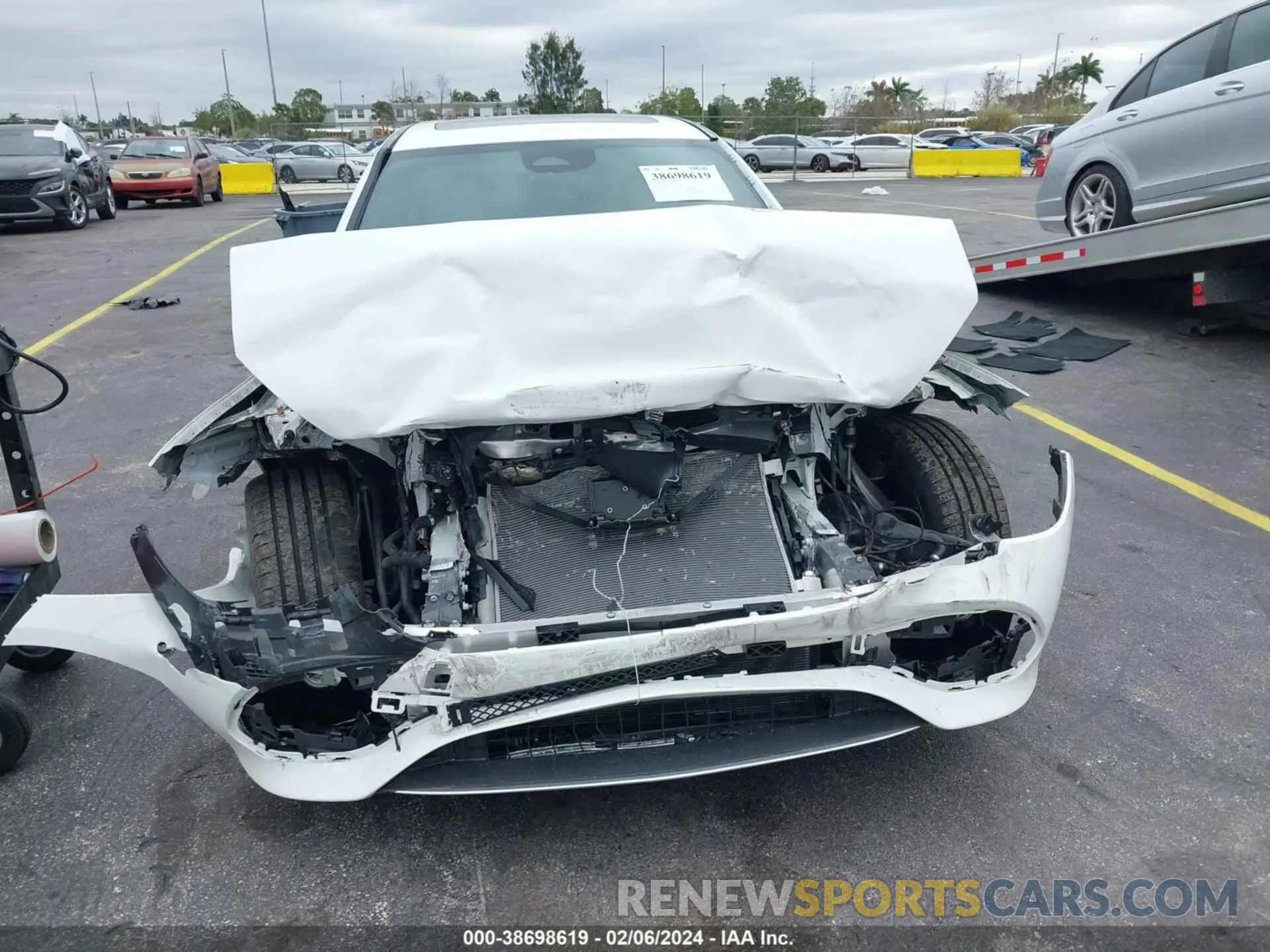 6 Photograph of a damaged car W1KAF4GB0RR163893 MERCEDES-BENZ C 300 2024