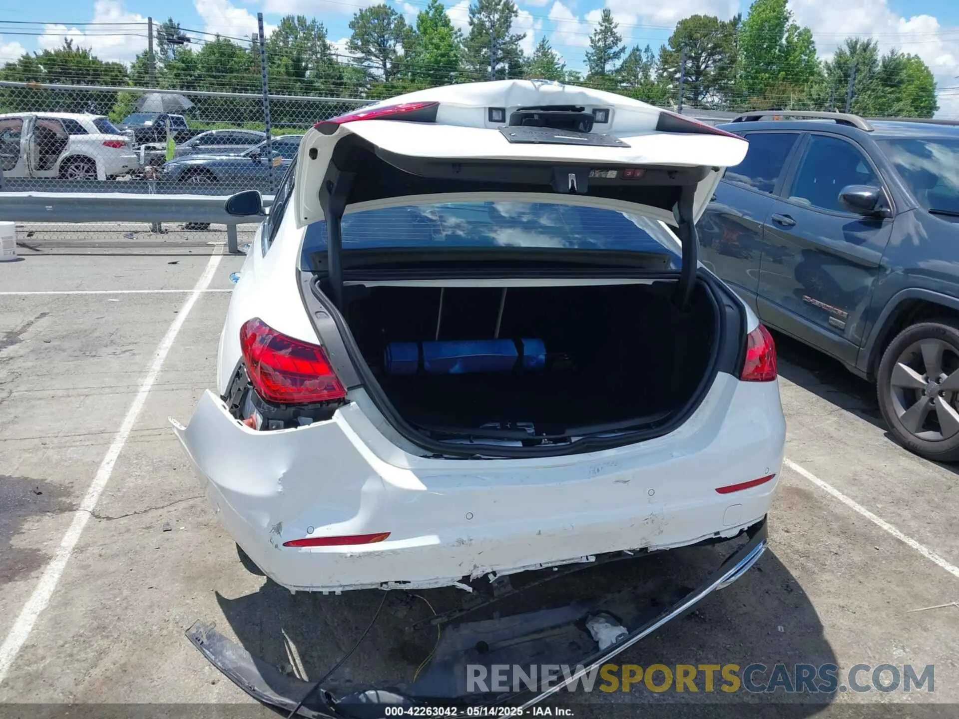 6 Photograph of a damaged car W1KAF4GB0RR234798 MERCEDES-BENZ C 300 2024