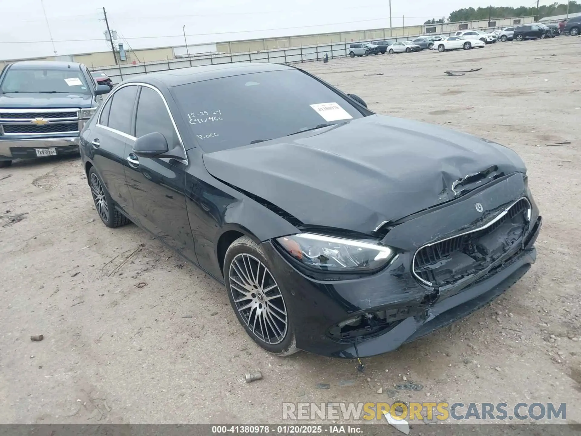 1 Фотография поврежденного автомобиля W1KAF4GB1RR227861 MERCEDES-BENZ C 300 2024