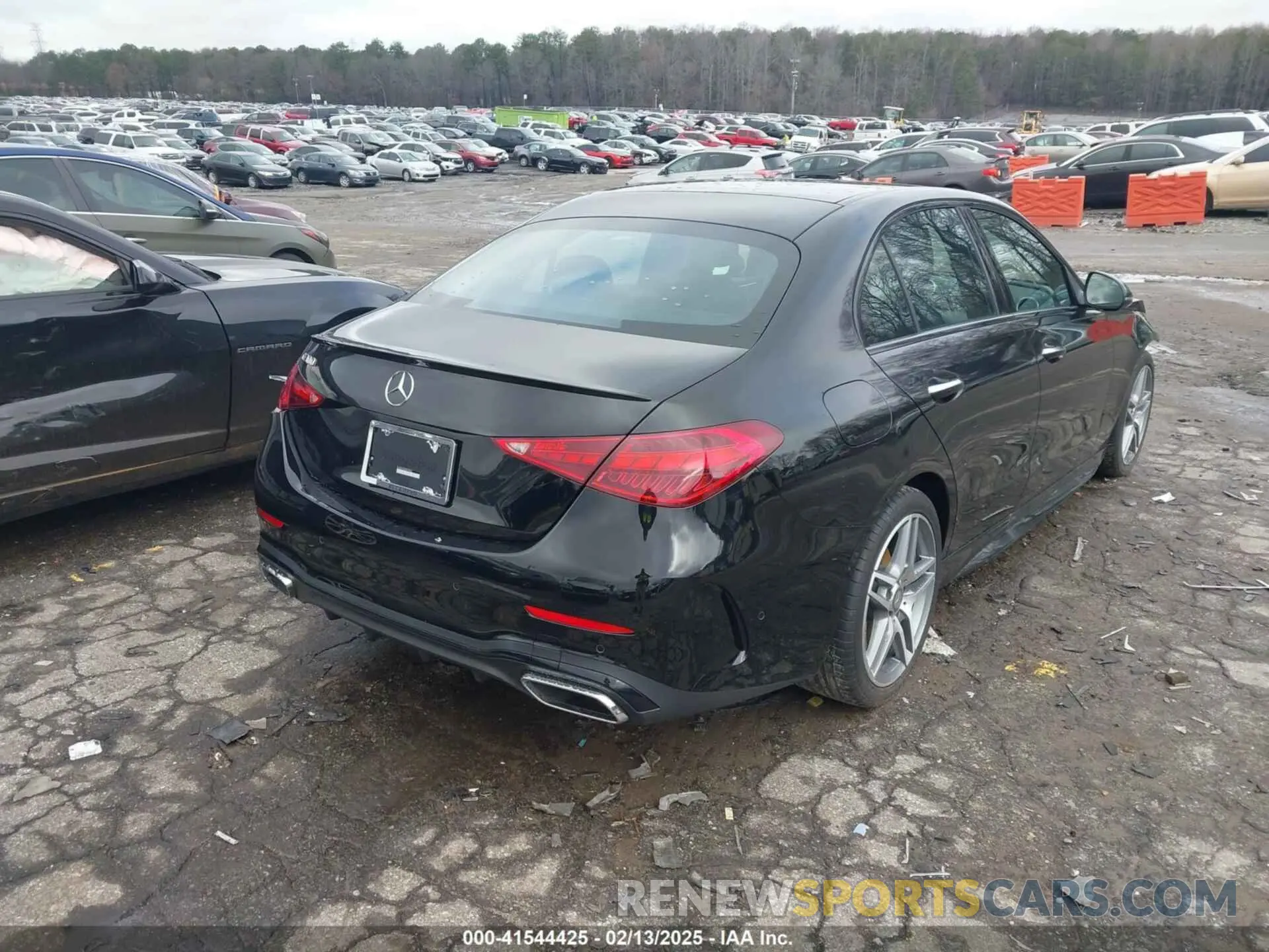 4 Photograph of a damaged car W1KAF4GB2RR208526 MERCEDES-BENZ C 300 2024