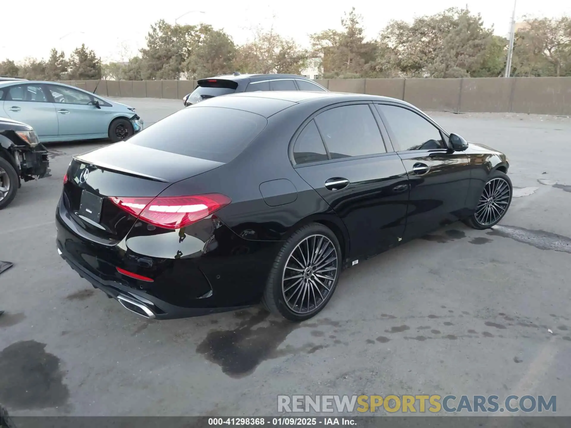 4 Photograph of a damaged car W1KAF4GB6RR209503 MERCEDES-BENZ C 300 2024