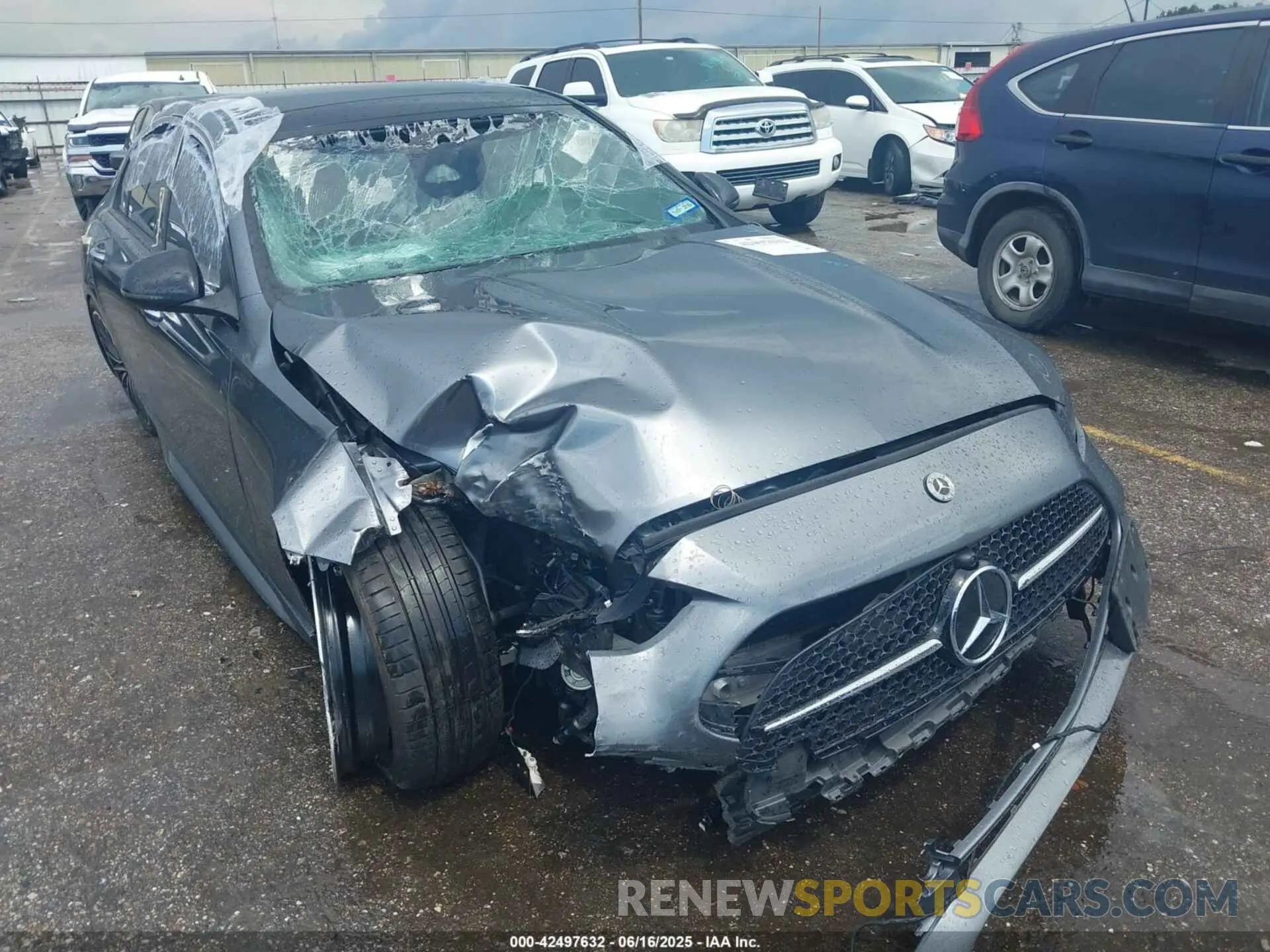 1 Photograph of a damaged car W1KAF4GB6RR233414 MERCEDES-BENZ C 300 2024