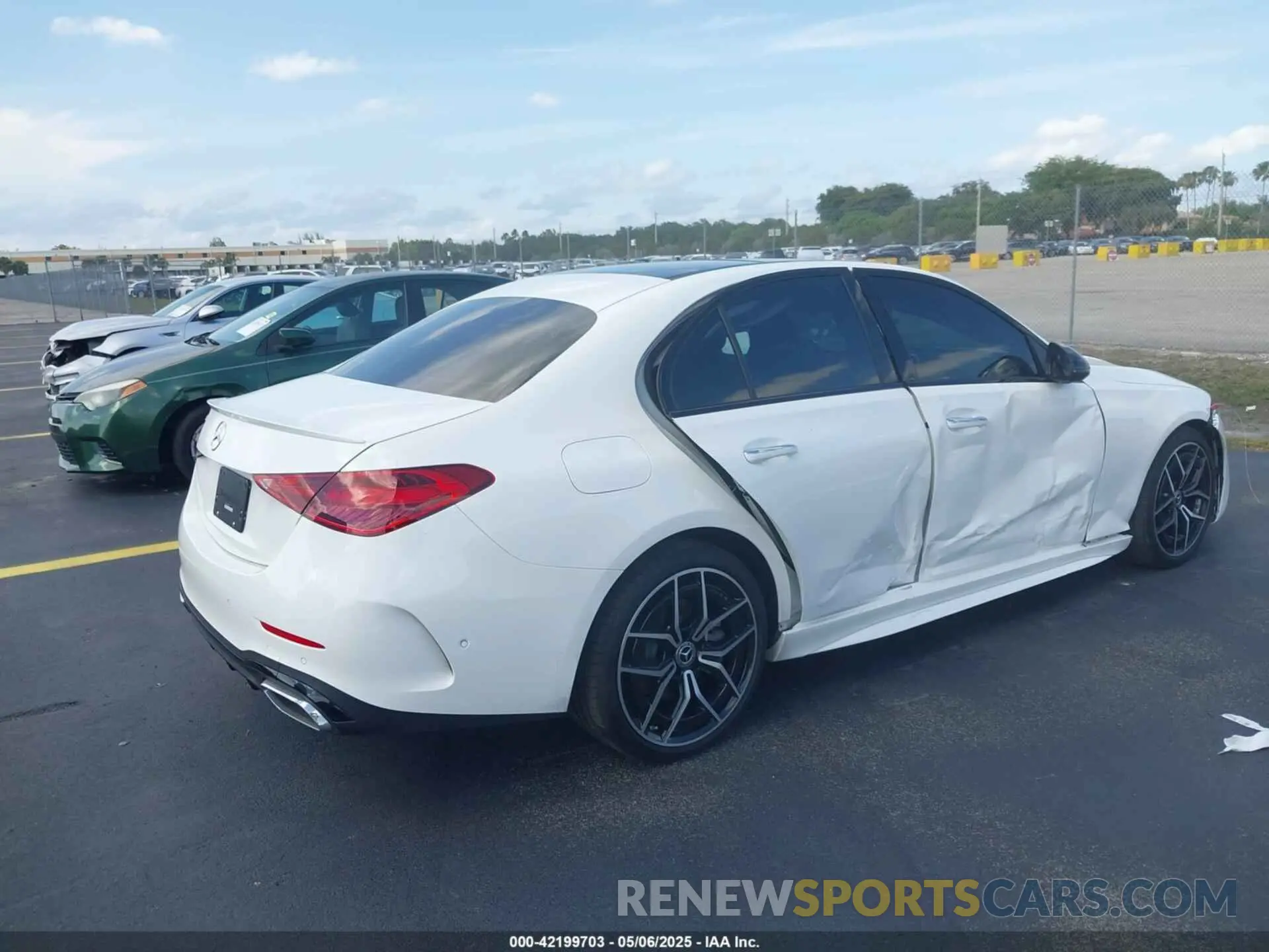 4 Photograph of a damaged car W1KAF4GB8RR226660 MERCEDES-BENZ C 300 2024