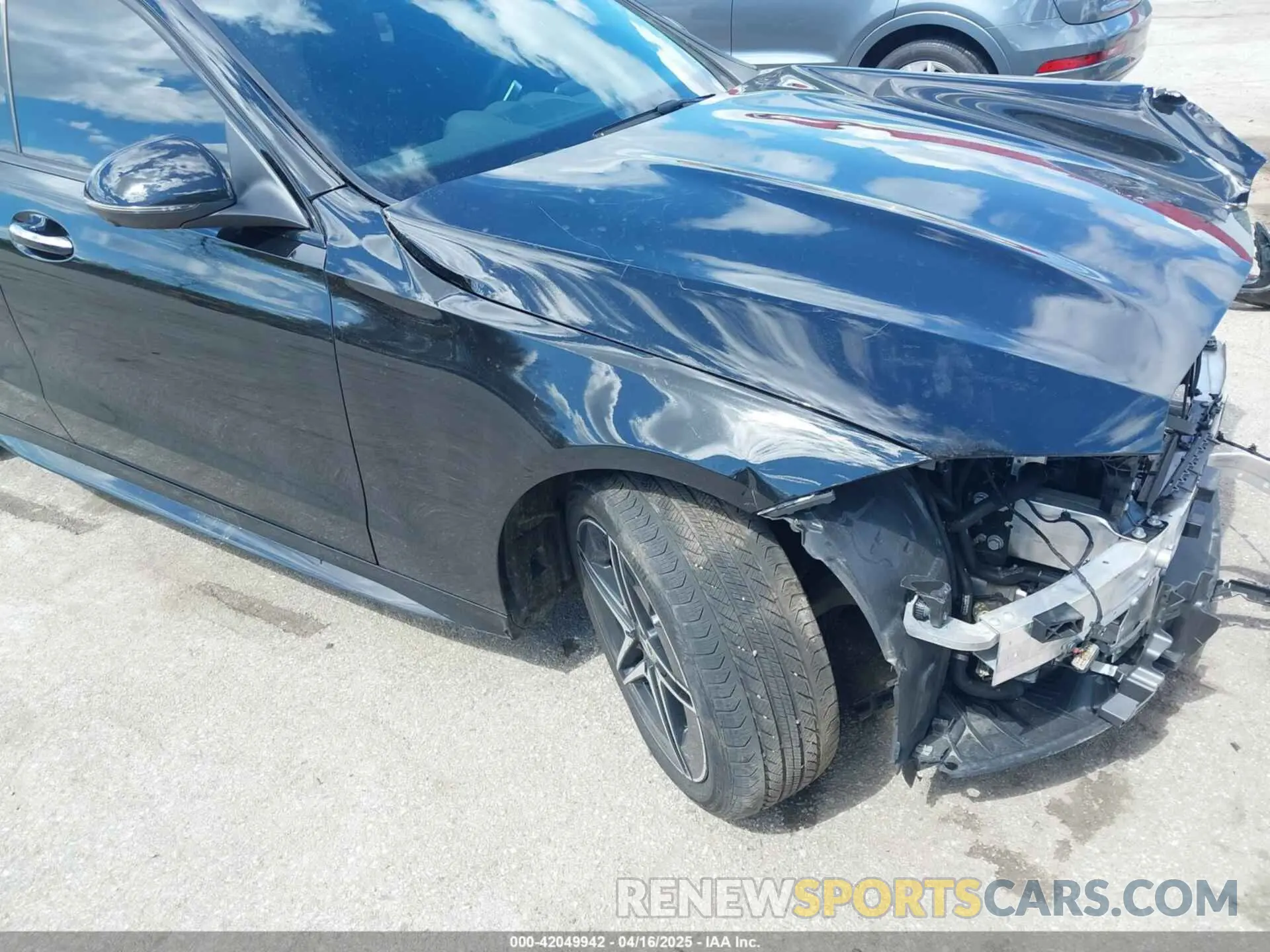 19 Photograph of a damaged car W1KAF4HB1RR165120 MERCEDES-BENZ C 300 2024