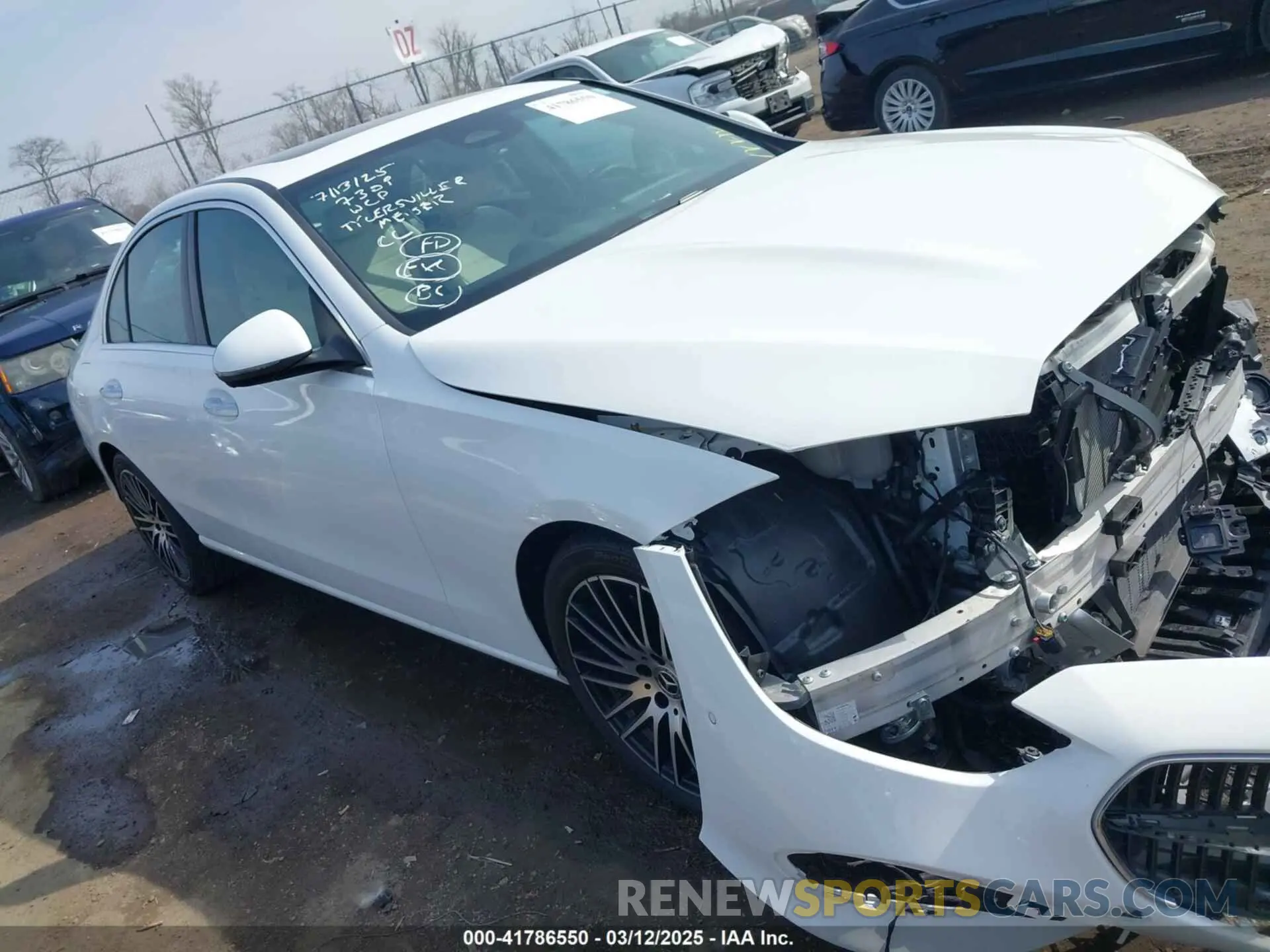 1 Фотография поврежденного автомобиля W1KAF4HB6RR160723 MERCEDES-BENZ C 300 2024