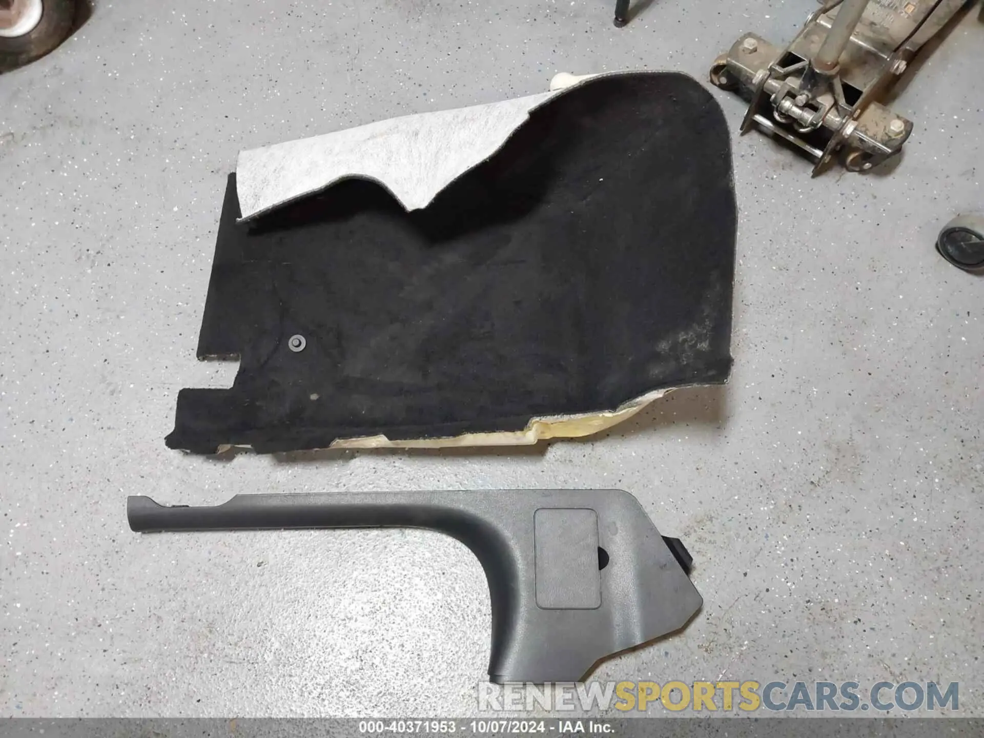 12 Photograph of a damaged car W1KAF4HBXRR164077 MERCEDES-BENZ C 300 2024