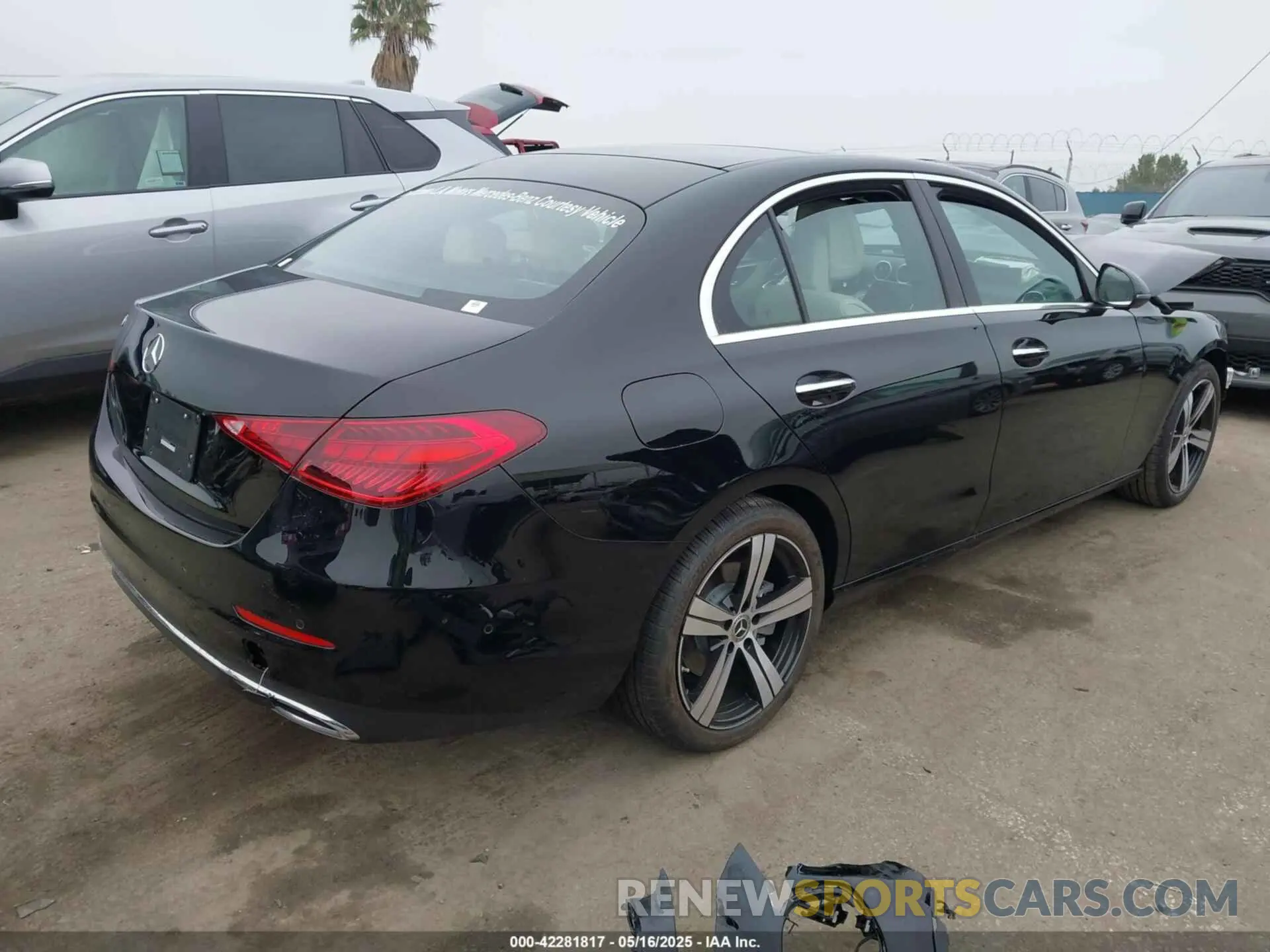 4 Photograph of a damaged car W1KAF4GB0SR246262 MERCEDES-BENZ C 300 2025