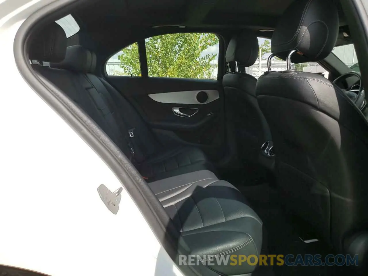 10 Photograph of a damaged car 55SWF4KB9HU215127 MERCEDES-BENZ C-CLASS 2017
