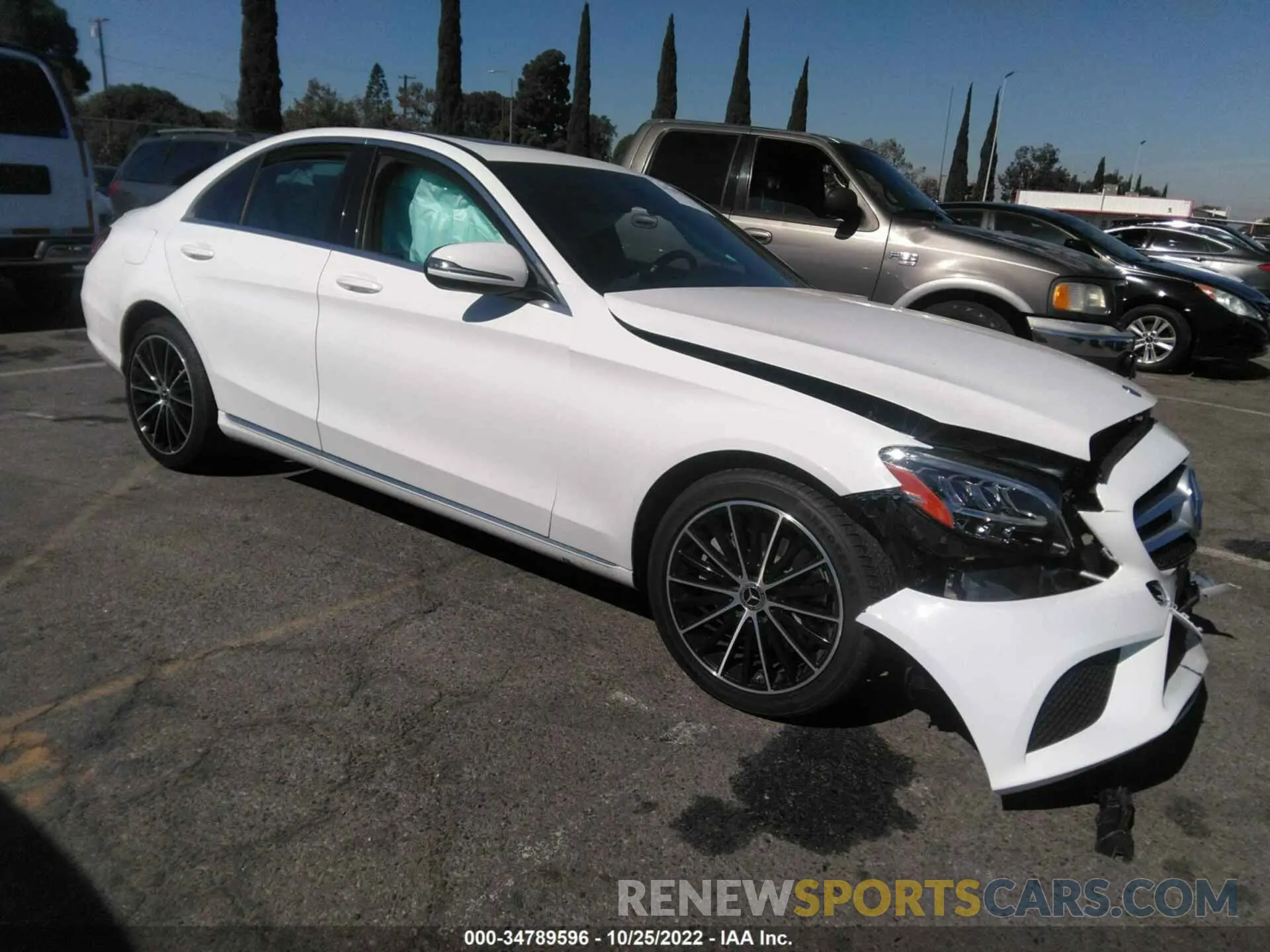 1 Фотография поврежденного автомобиля 55SWF8DB0KU284929 MERCEDES-BENZ C-CLASS 2019