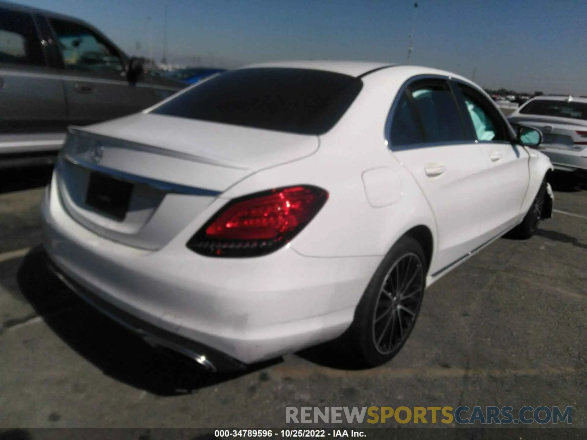 4 Фотография поврежденного автомобиля 55SWF8DB0KU284929 MERCEDES-BENZ C-CLASS 2019