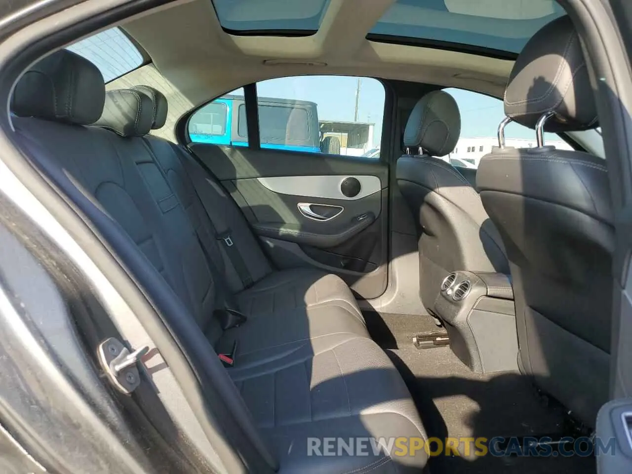 10 Photograph of a damaged car 55SWF8DB0KU319419 MERCEDES-BENZ C-CLASS 2019