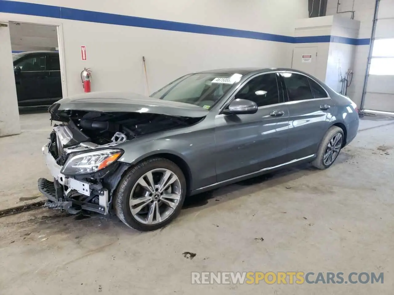 1 Фотография поврежденного автомобиля 55SWF8DB3KU321116 MERCEDES-BENZ C-CLASS 2019