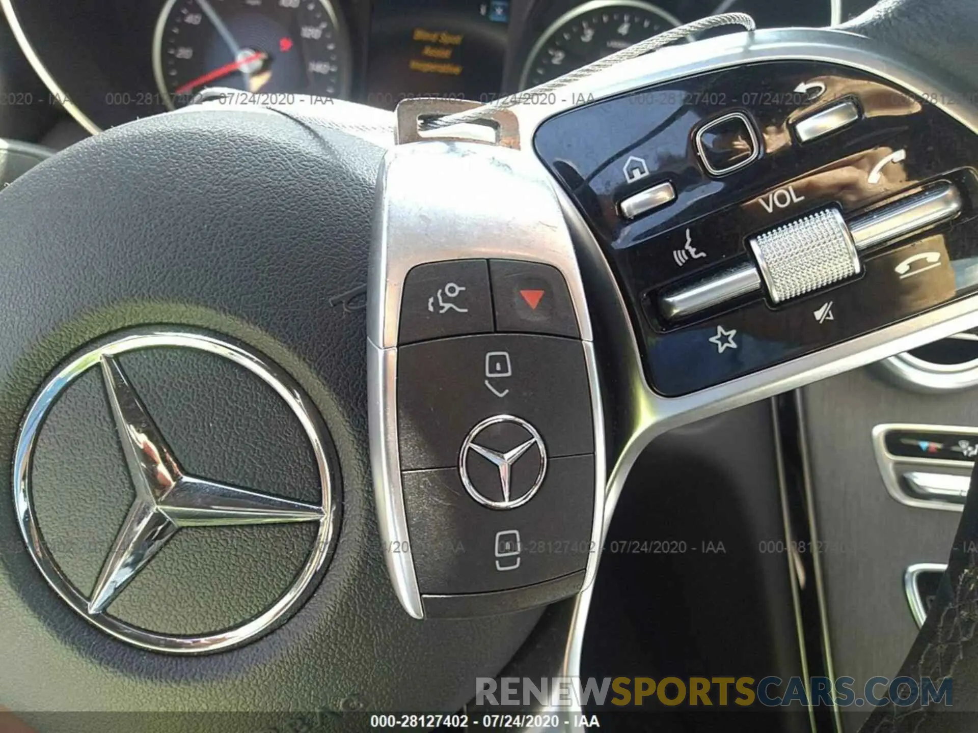 11 Photograph of a damaged car 55SWF8DB3KU322525 MERCEDES-BENZ C-CLASS 2019