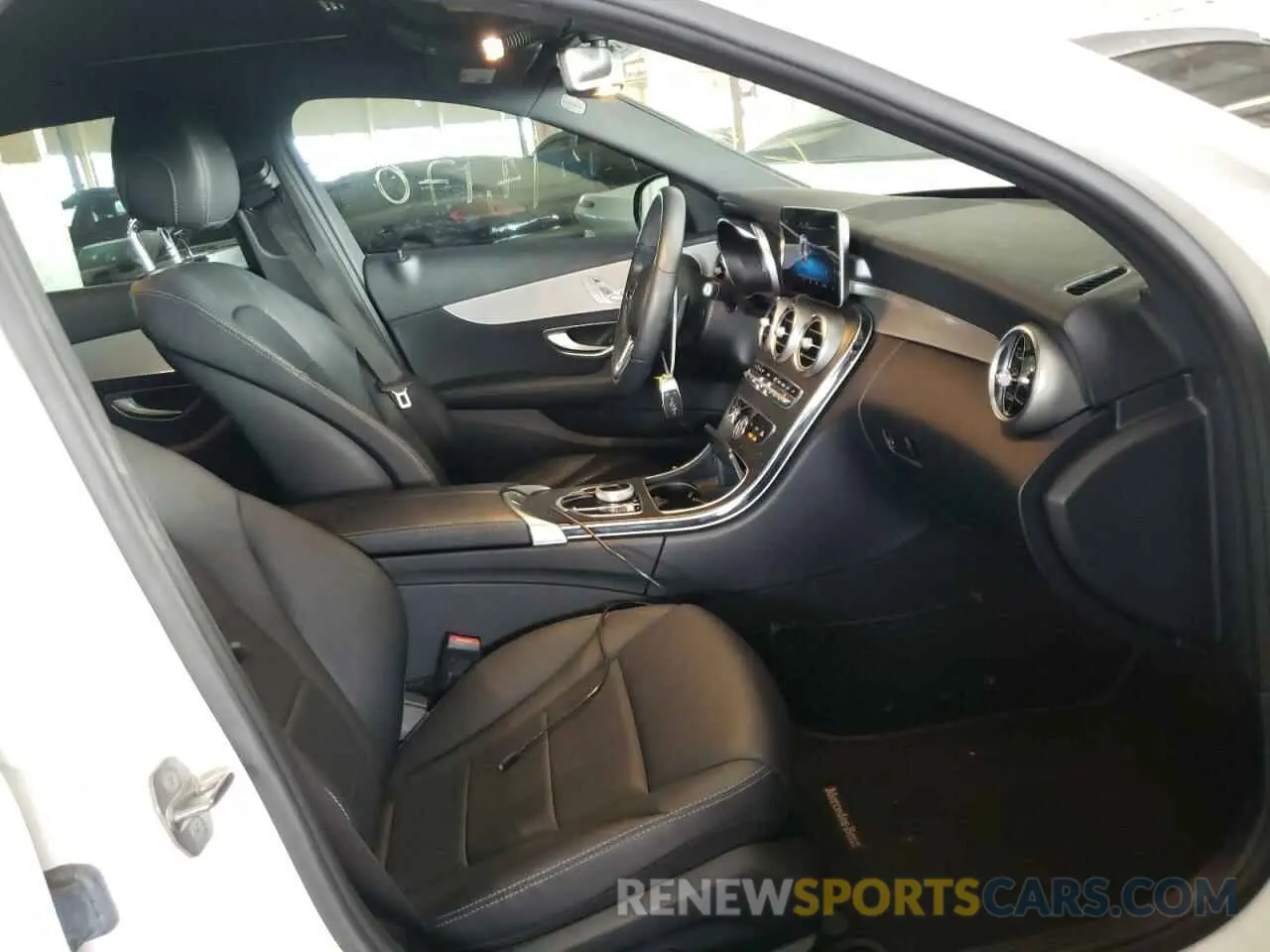 5 Photograph of a damaged car 55SWF8DB4KU303577 MERCEDES-BENZ C CLASS 2019