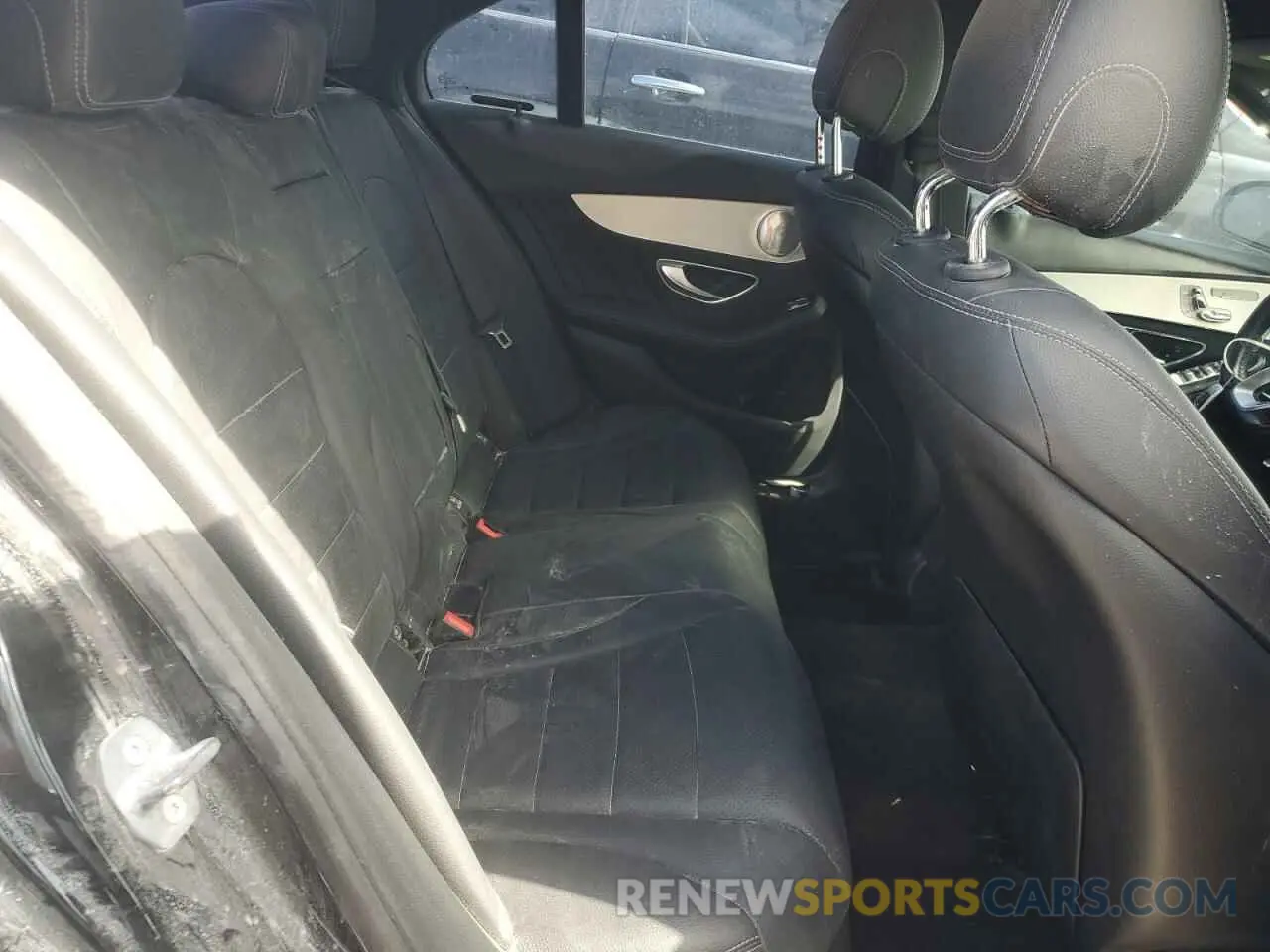 10 Photograph of a damaged car 55SWF8DB4KU303756 MERCEDES-BENZ C-CLASS 2019
