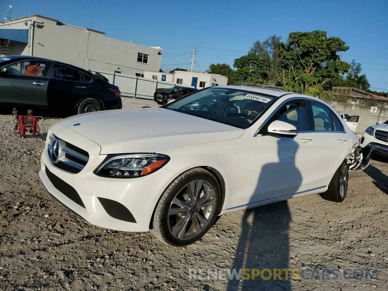 1 Фотография поврежденного автомобиля 55SWF8DB8KU309138 MERCEDES-BENZ C-CLASS 2019