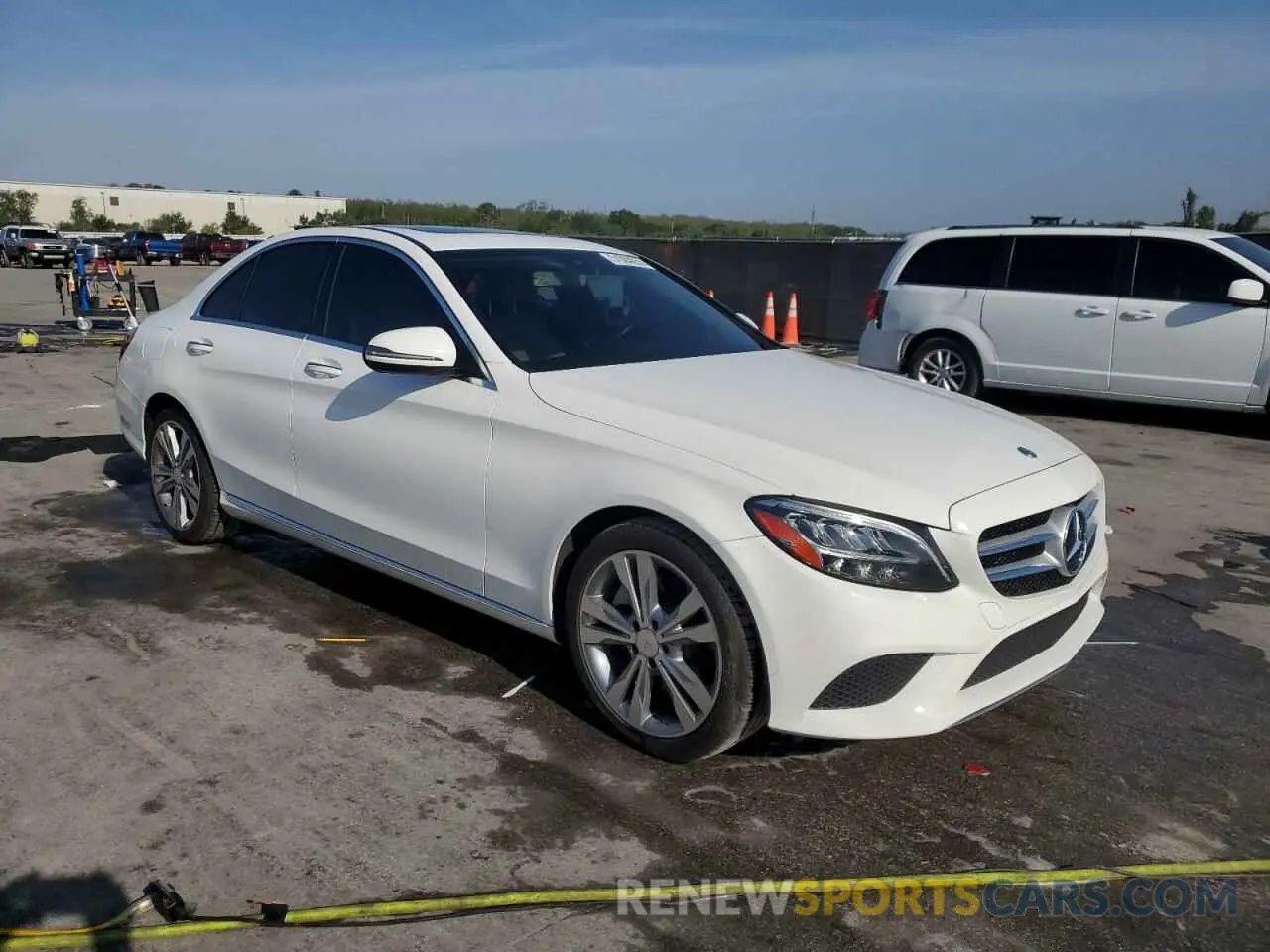 4 Фотография поврежденного автомобиля 55SWF8DBXKU295744 MERCEDES-BENZ C-CLASS 2019