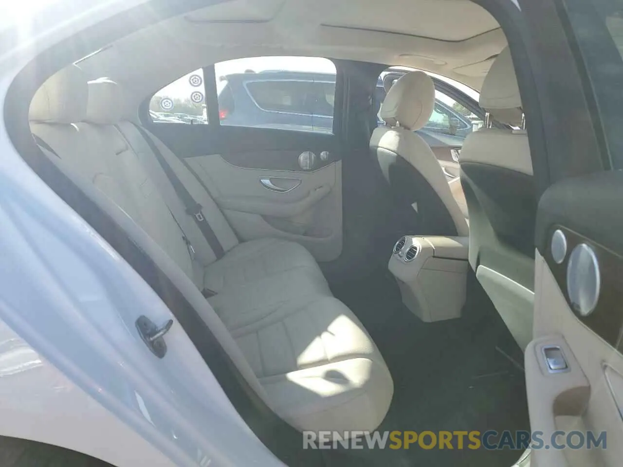 10 Photograph of a damaged car 55SWF8EB4KU284690 MERCEDES-BENZ C-CLASS 2019
