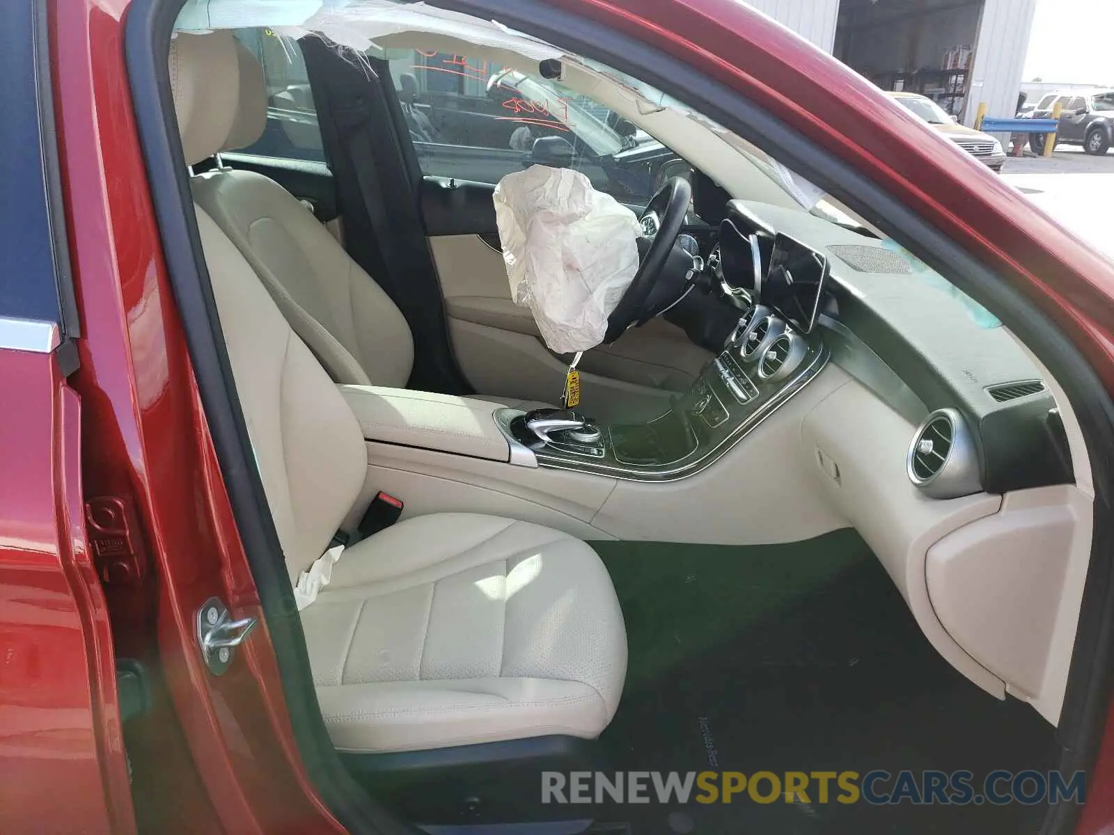5 Photograph of a damaged car 55SWF8EB4KU291011 MERCEDES-BENZ C CLASS 2019