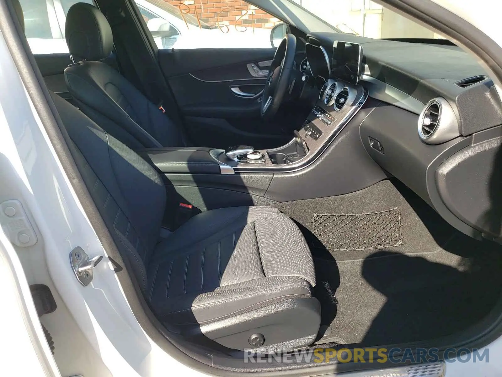 5 Photograph of a damaged car 55SWF8EB5KU300315 MERCEDES-BENZ C CLASS 2019