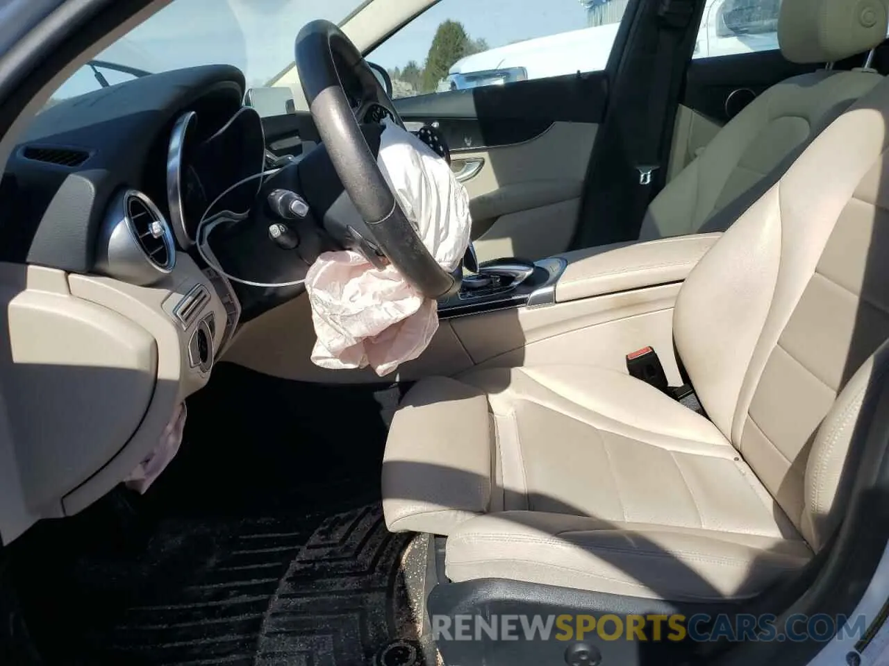 7 Photograph of a damaged car 55SWF8EB6KU299367 MERCEDES-BENZ C-CLASS 2019