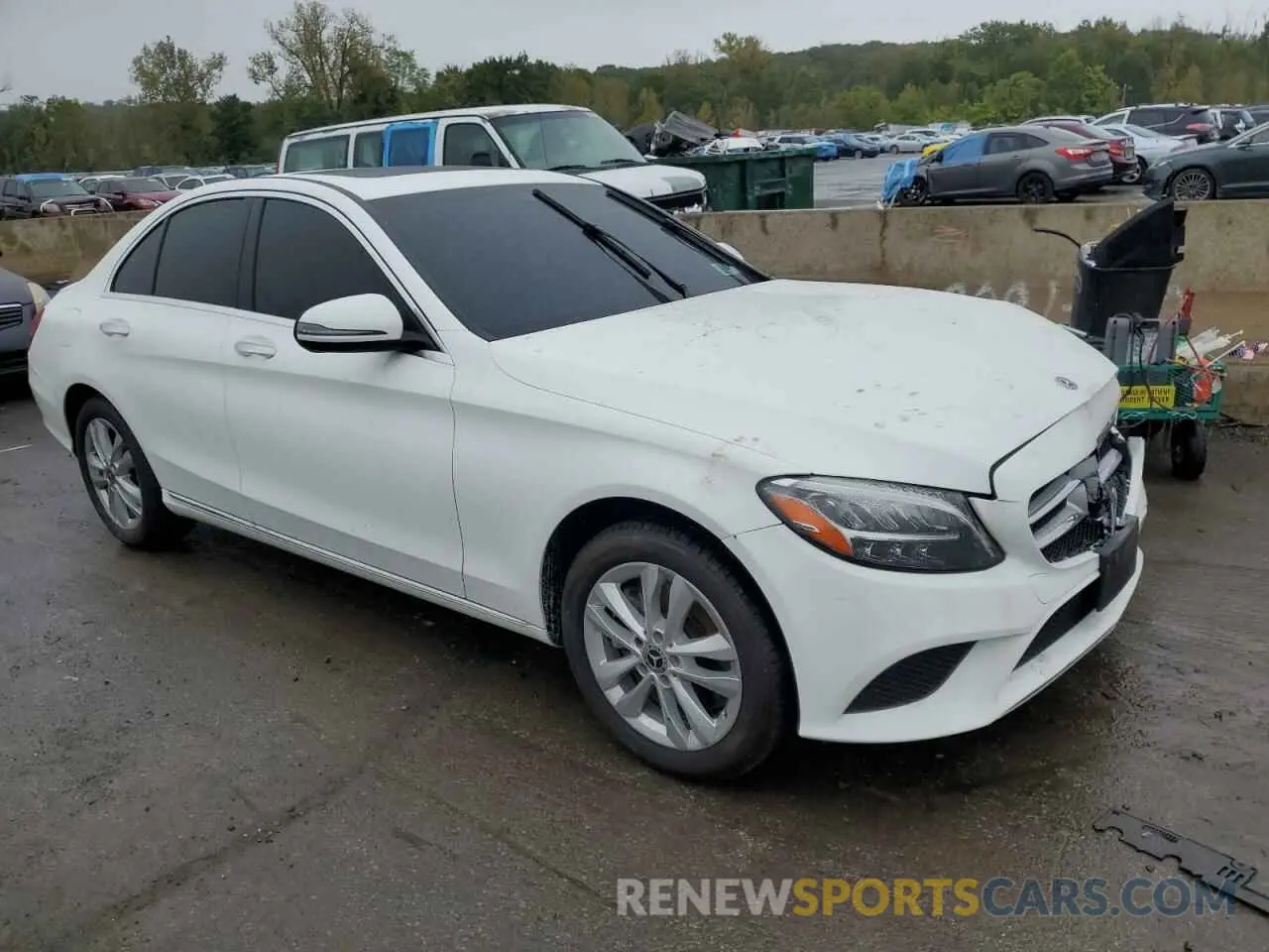 4 Photograph of a damaged car 55SWF8EB7KU299314 MERCEDES-BENZ C-CLASS 2019