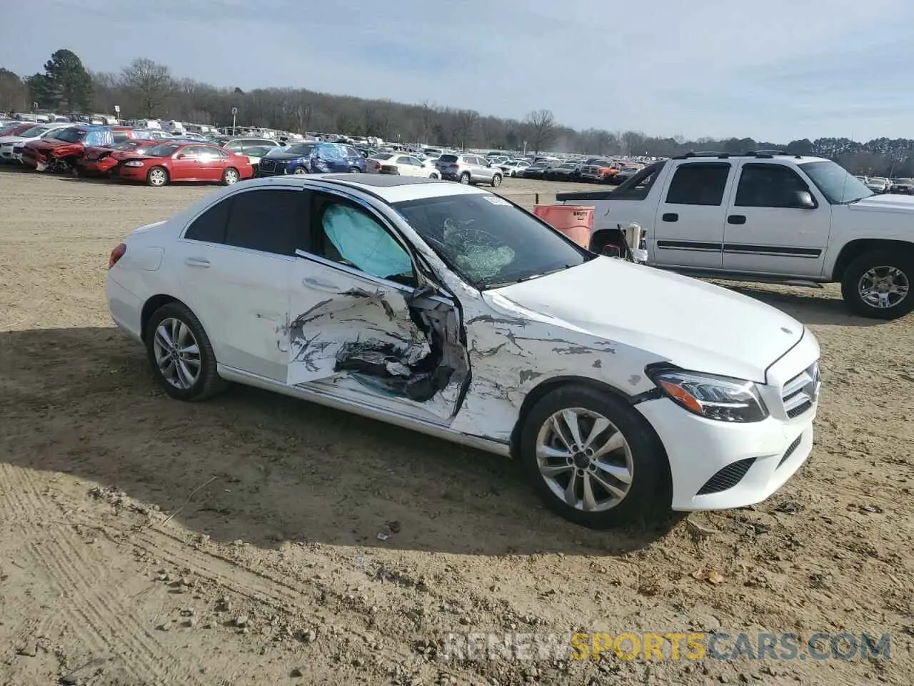 4 Photograph of a damaged car 55SWF8EB9KU291652 MERCEDES-BENZ C-CLASS 2019