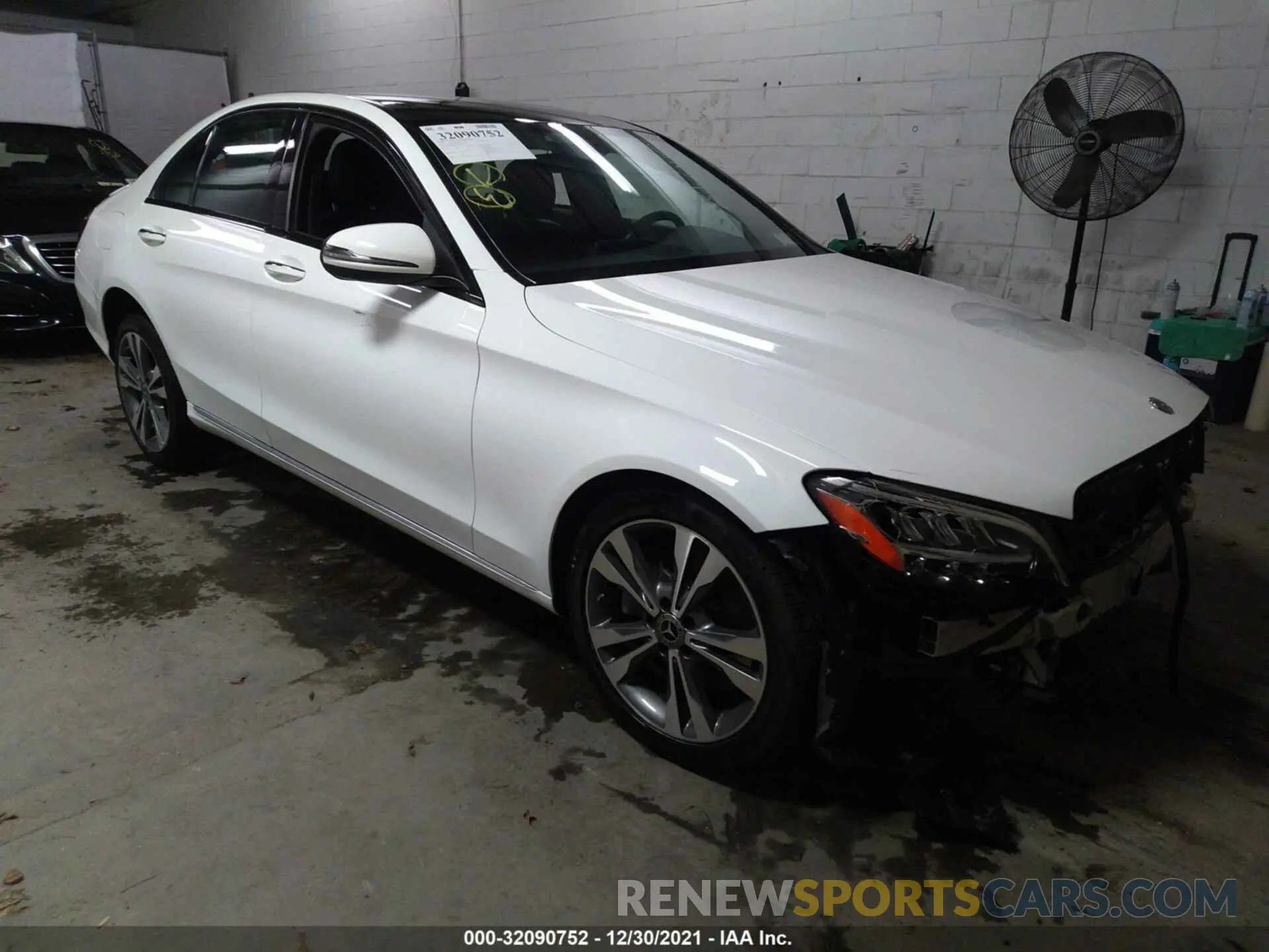 1 Фотография поврежденного автомобиля 55SWF8EBXKU285794 MERCEDES-BENZ C-CLASS 2019