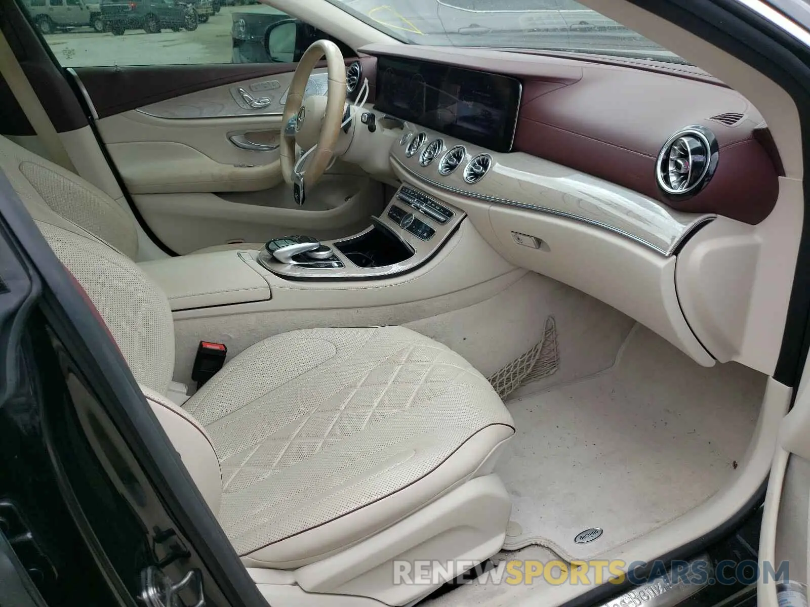 5 Photograph of a damaged car WDD2J5JB0KA043808 MERCEDES-BENZ C CLASS 2019