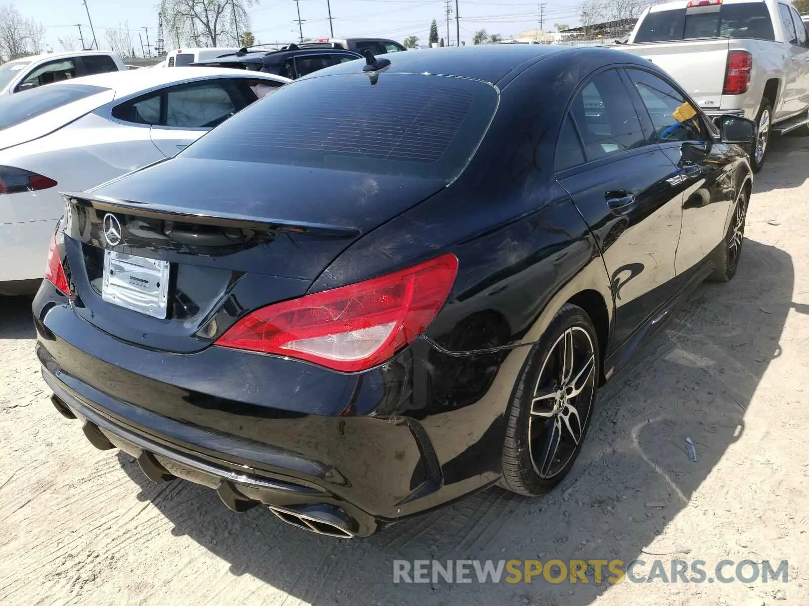 4 Photograph of a damaged car WDDSJ4EB3KN768753 MERCEDES-BENZ C CLASS 2019