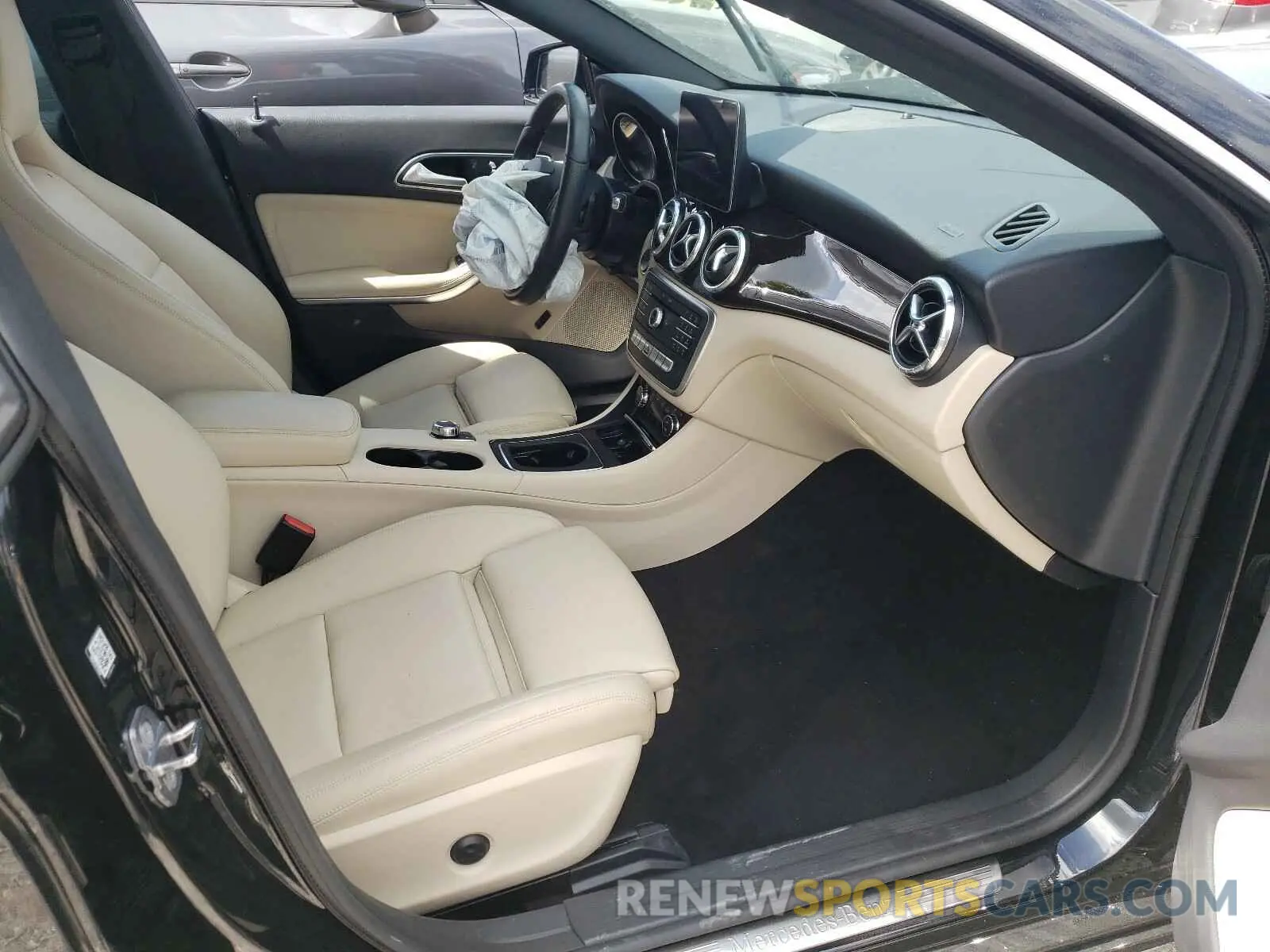 5 Photograph of a damaged car WDDSJ4EB5KN772934 MERCEDES-BENZ C CLASS 2019