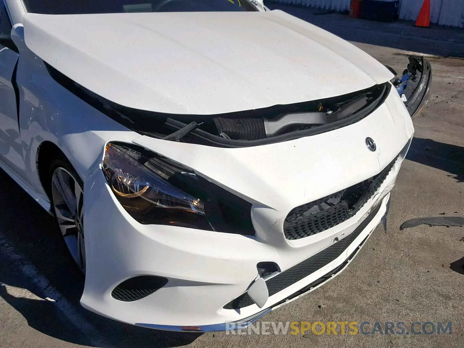 9 Photograph of a damaged car WDDSJ4EB9KN699129 MERCEDES-BENZ C CLASS 2019