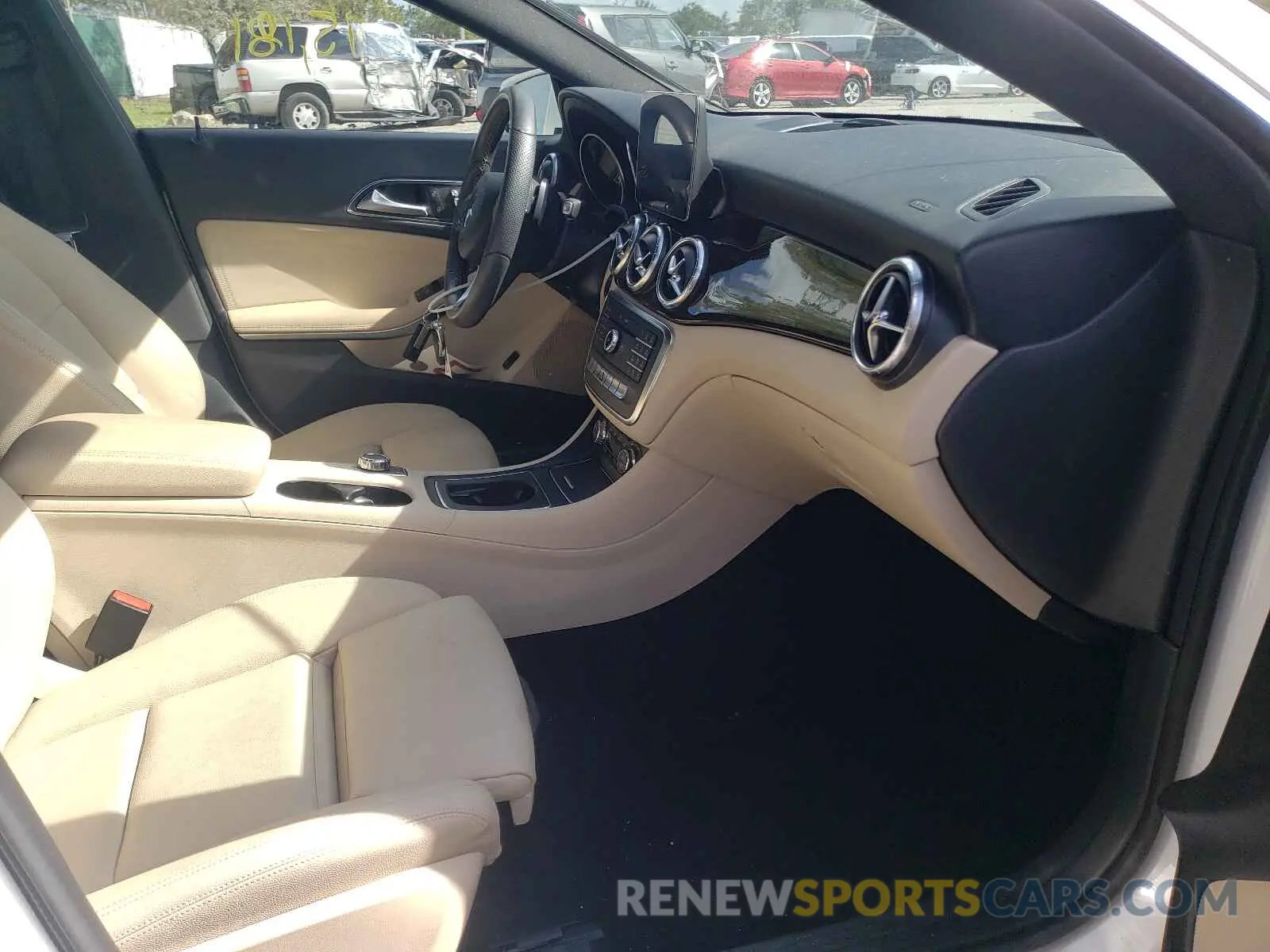 5 Photograph of a damaged car WDDSJ4EB9KN752606 MERCEDES-BENZ C CLASS 2019