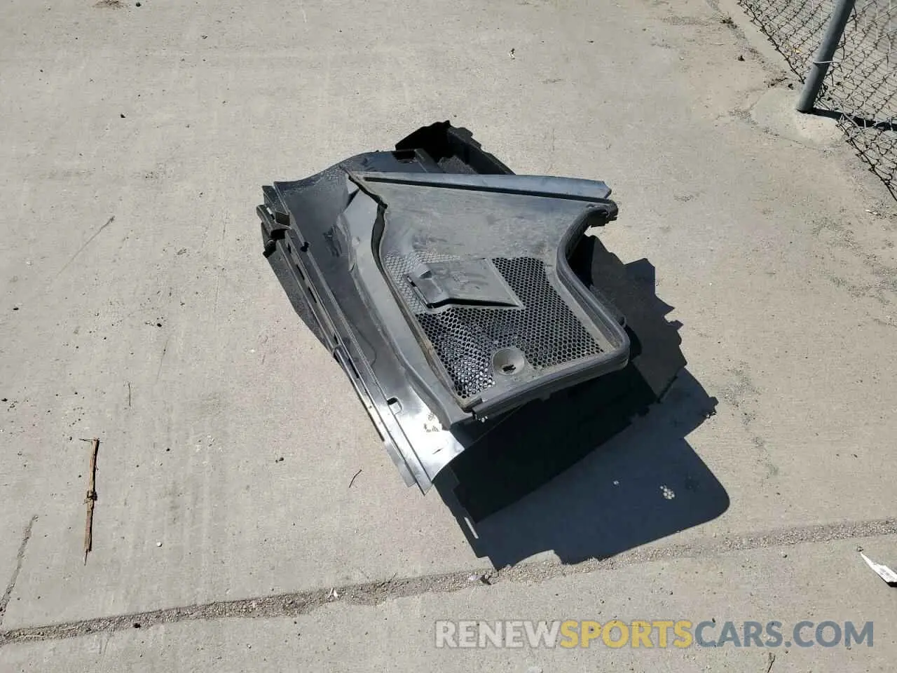 12 Photograph of a damaged car WDDWF8DB1KR483148 MERCEDES-BENZ C-CLASS 2019