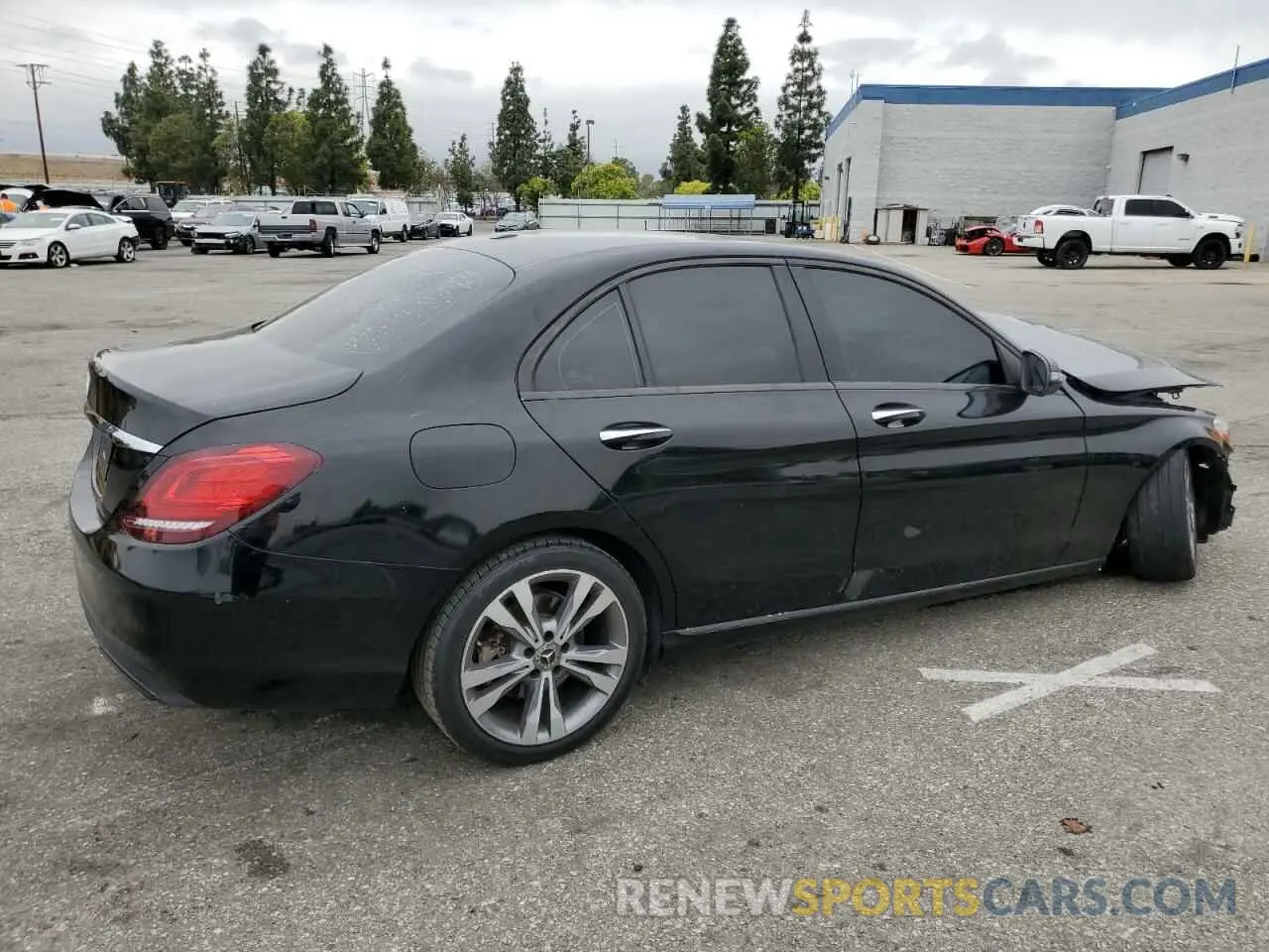 3 Фотография поврежденного автомобиля WDDWF8DB1KR483781 MERCEDES-BENZ C-CLASS 2019