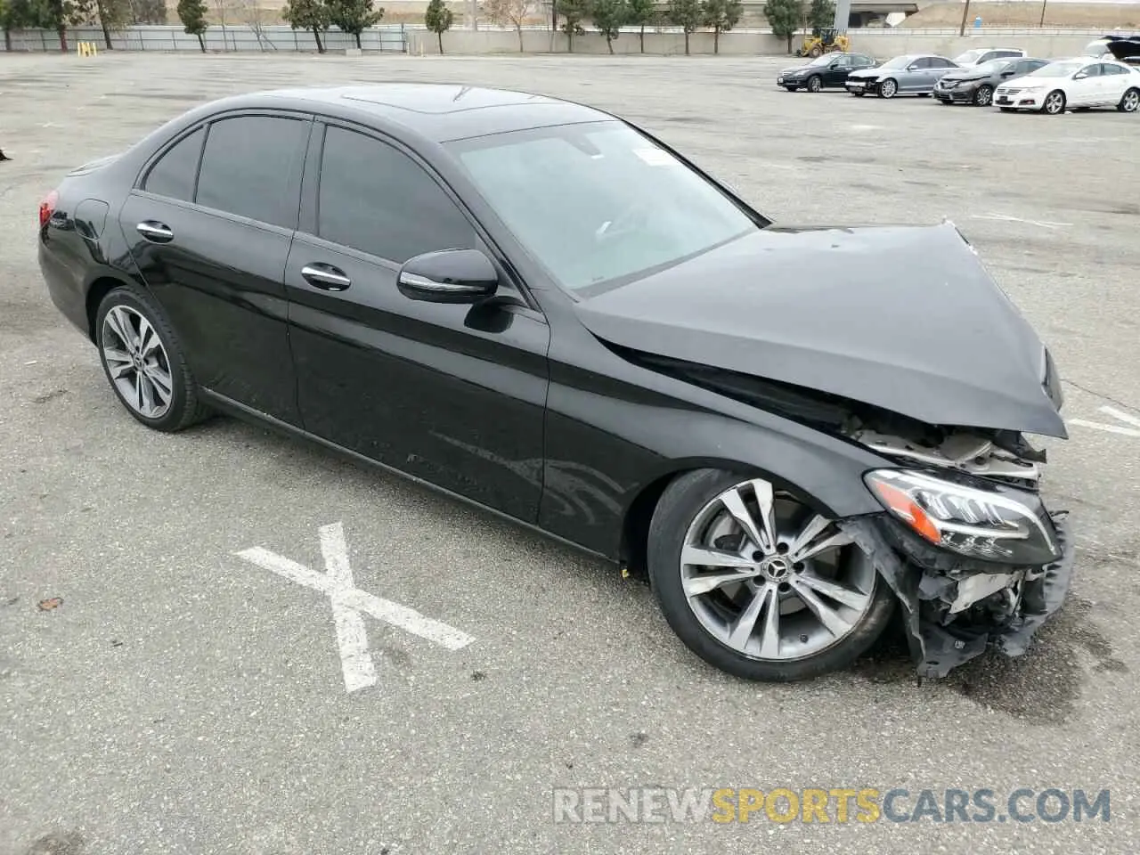 4 Фотография поврежденного автомобиля WDDWF8DB1KR483781 MERCEDES-BENZ C-CLASS 2019