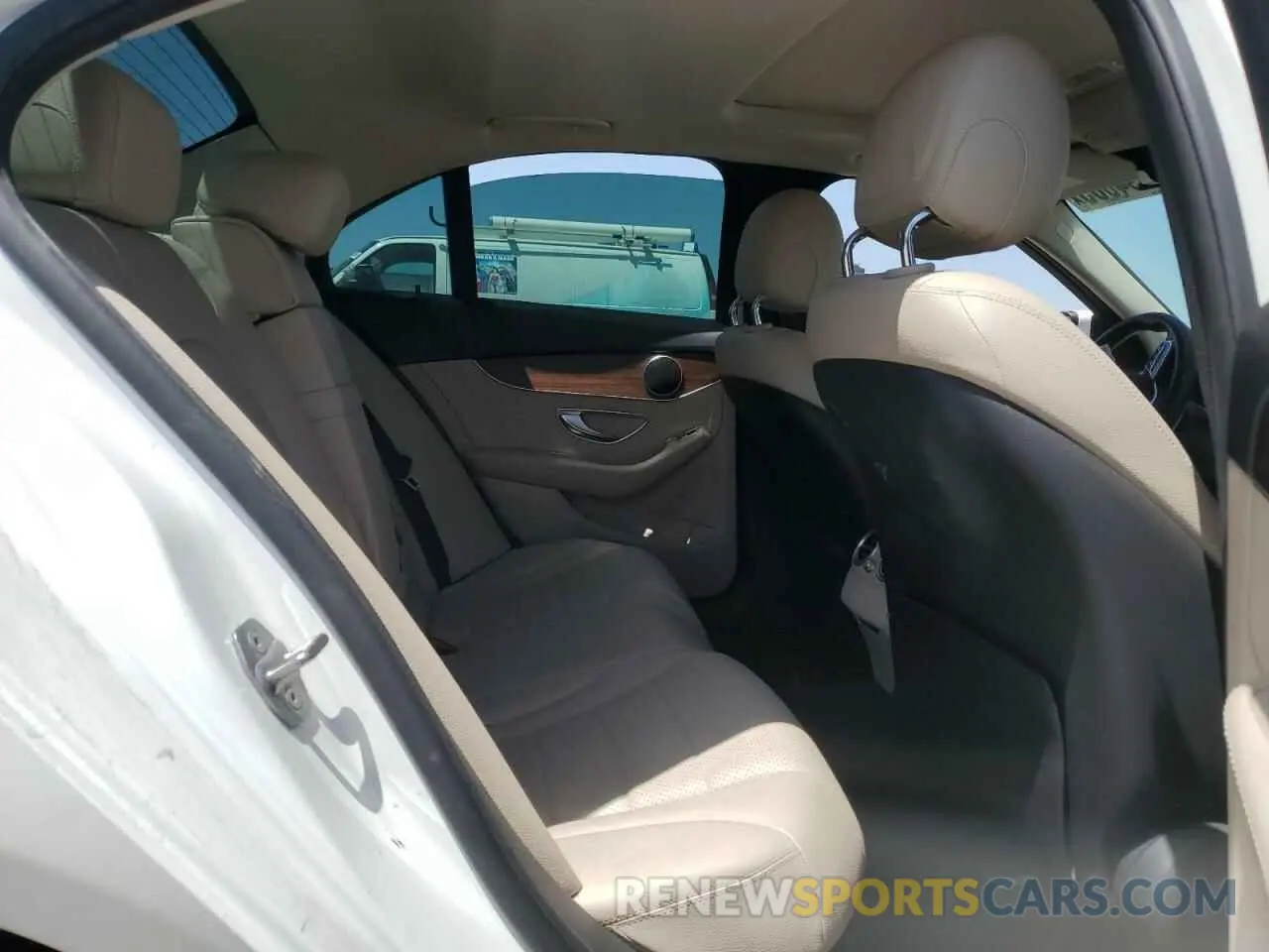 10 Photograph of a damaged car WDDWF8DB9KR515666 MERCEDES-BENZ C-CLASS 2019