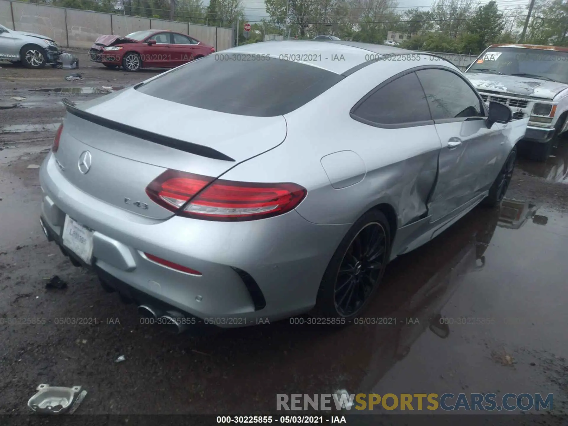 4 Photograph of a damaged car WDDWJ6EB9KF804484 MERCEDES-BENZ C-CLASS 2019