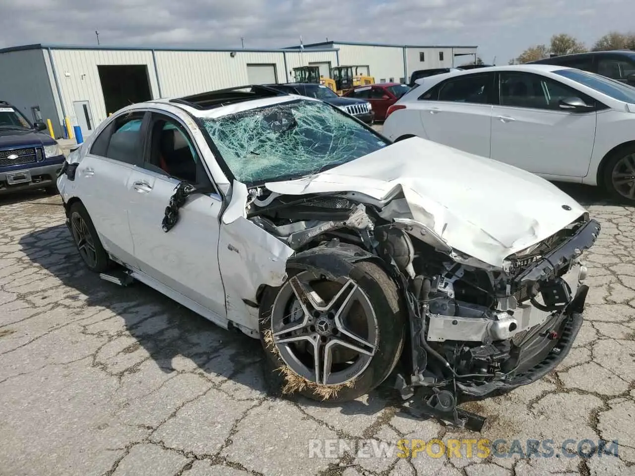 4 Photograph of a damaged car 55SWF6EB7LU333645 MERCEDES-BENZ C-CLASS 2020