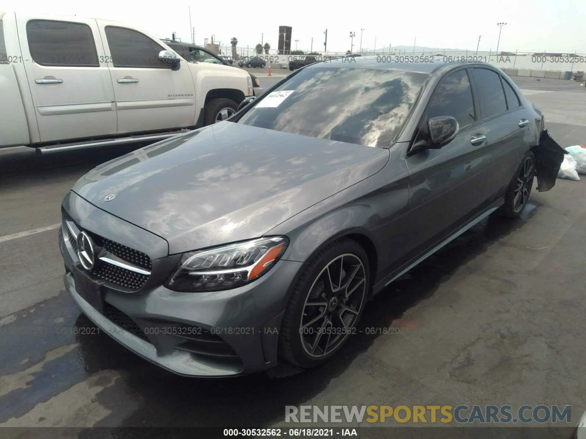 2 Photograph of a damaged car 55SWF8DB1LU332973 MERCEDES-BENZ C-CLASS 2020