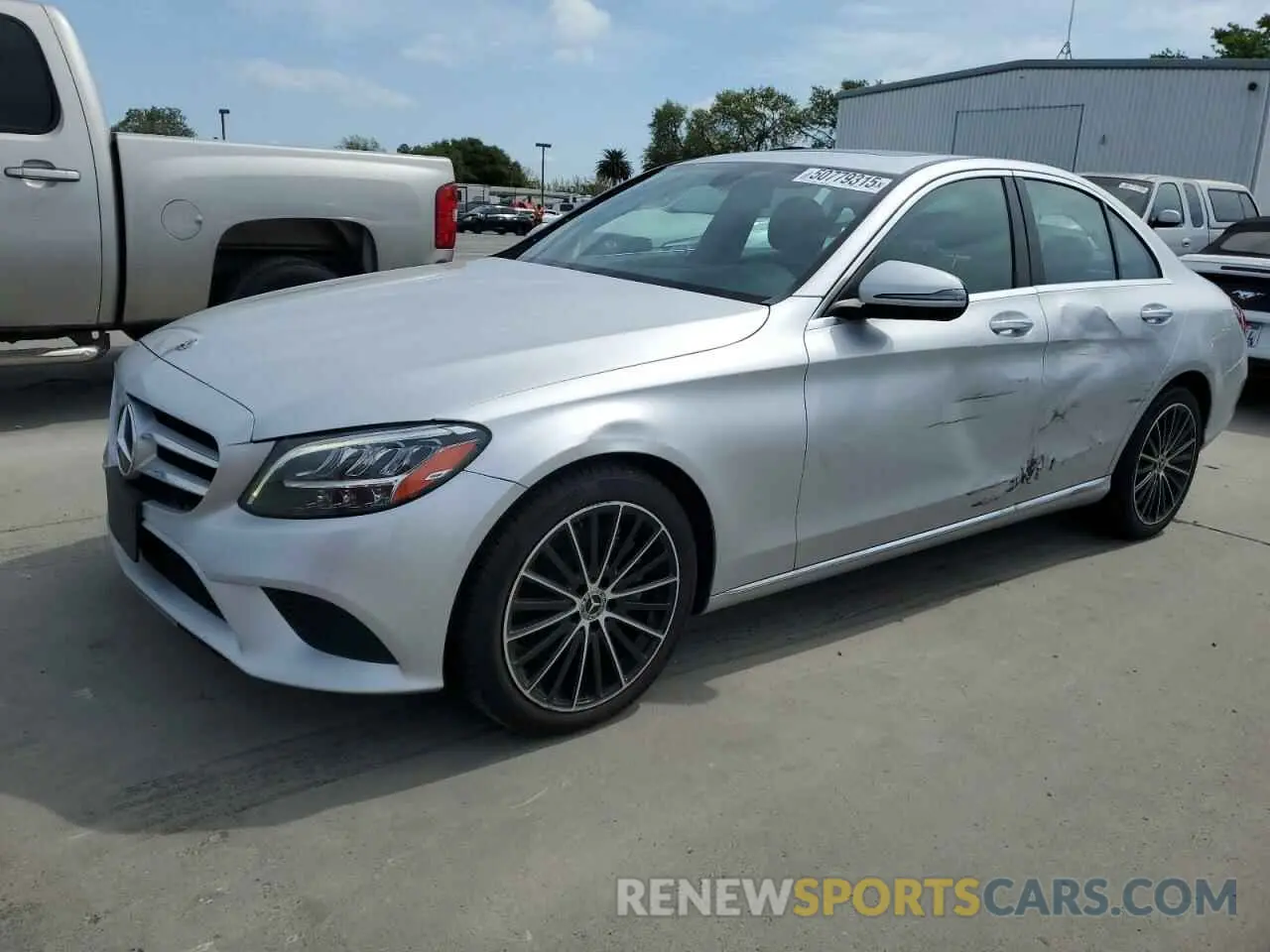 1 Фотография поврежденного автомобиля 55SWF8DB8LU324935 MERCEDES-BENZ C-CLASS 2020