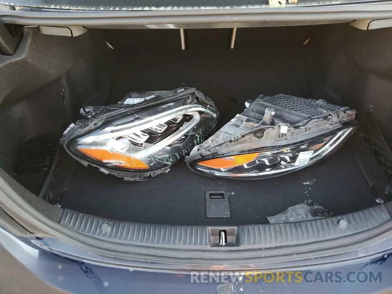 12 Photograph of a damaged car 55SWF8EB8LU323931 MERCEDES-BENZ C-CLASS 2020
