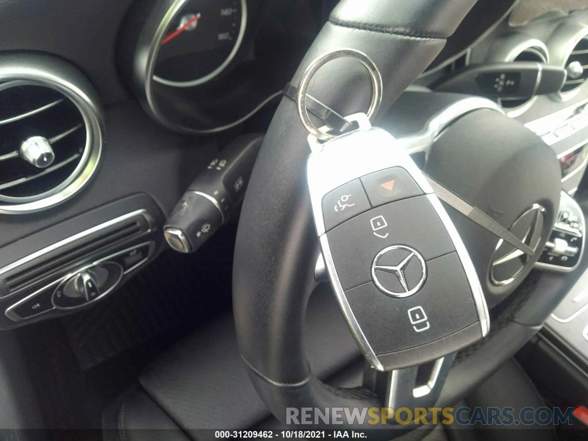 11 Фотография поврежденного автомобиля 55SWF8EB8LU325212 MERCEDES-BENZ C-CLASS 2020