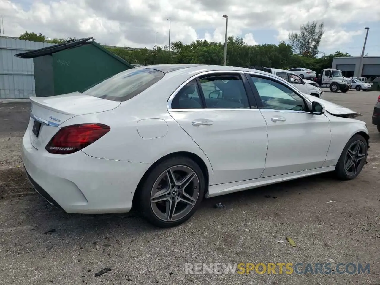 3 Photograph of a damaged car 55SWF8EBXLU325177 MERCEDES-BENZ C-CLASS 2020