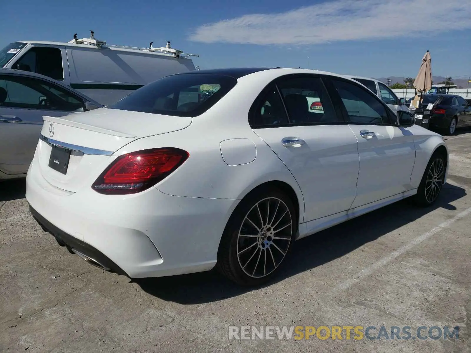 4 Фотография поврежденного автомобиля W1KWF8DB8LR599707 MERCEDES-BENZ C CLASS 2020