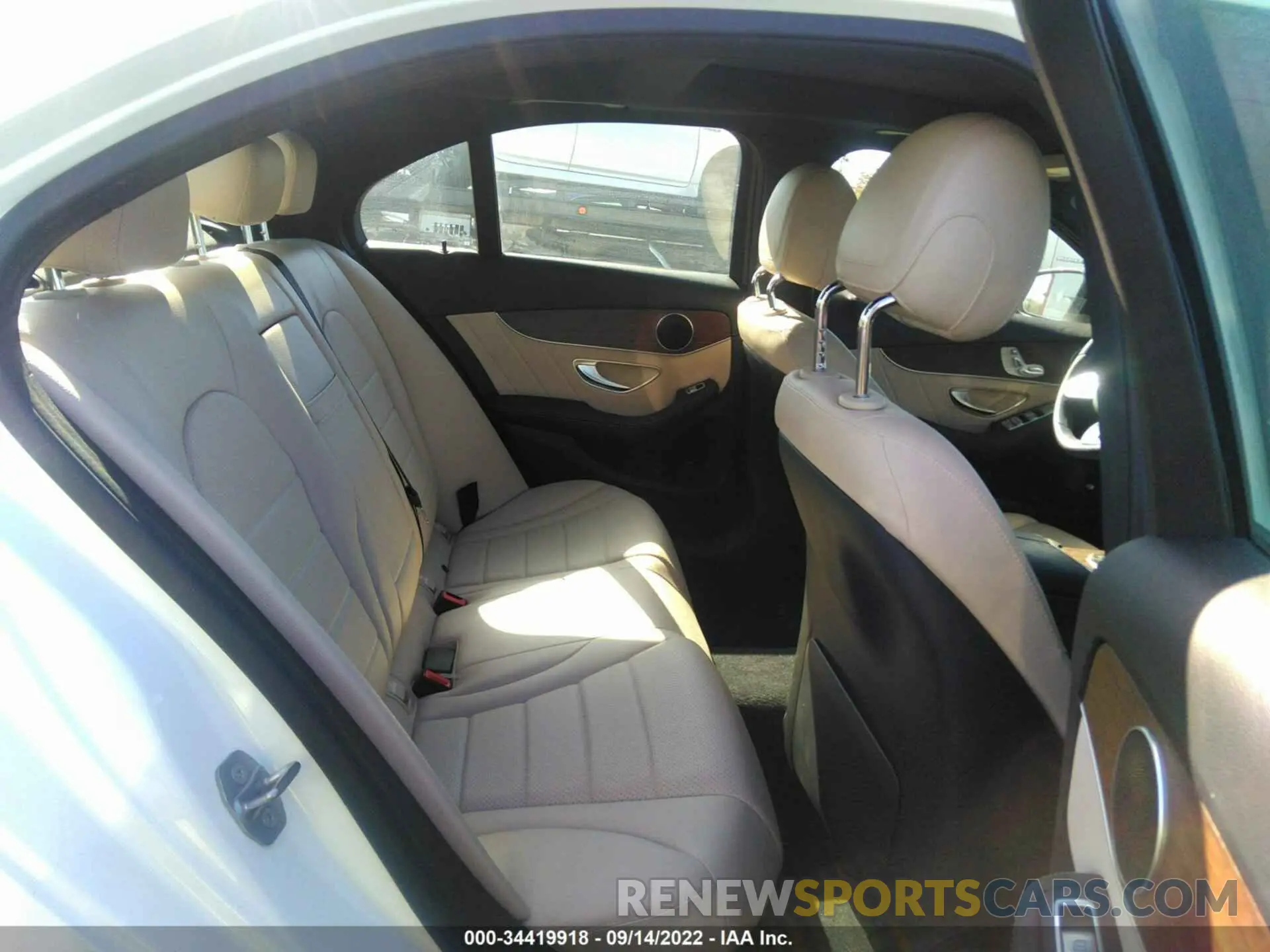 8 Фотография поврежденного автомобиля W1KWF8DB9LR600489 MERCEDES-BENZ C-CLASS 2020